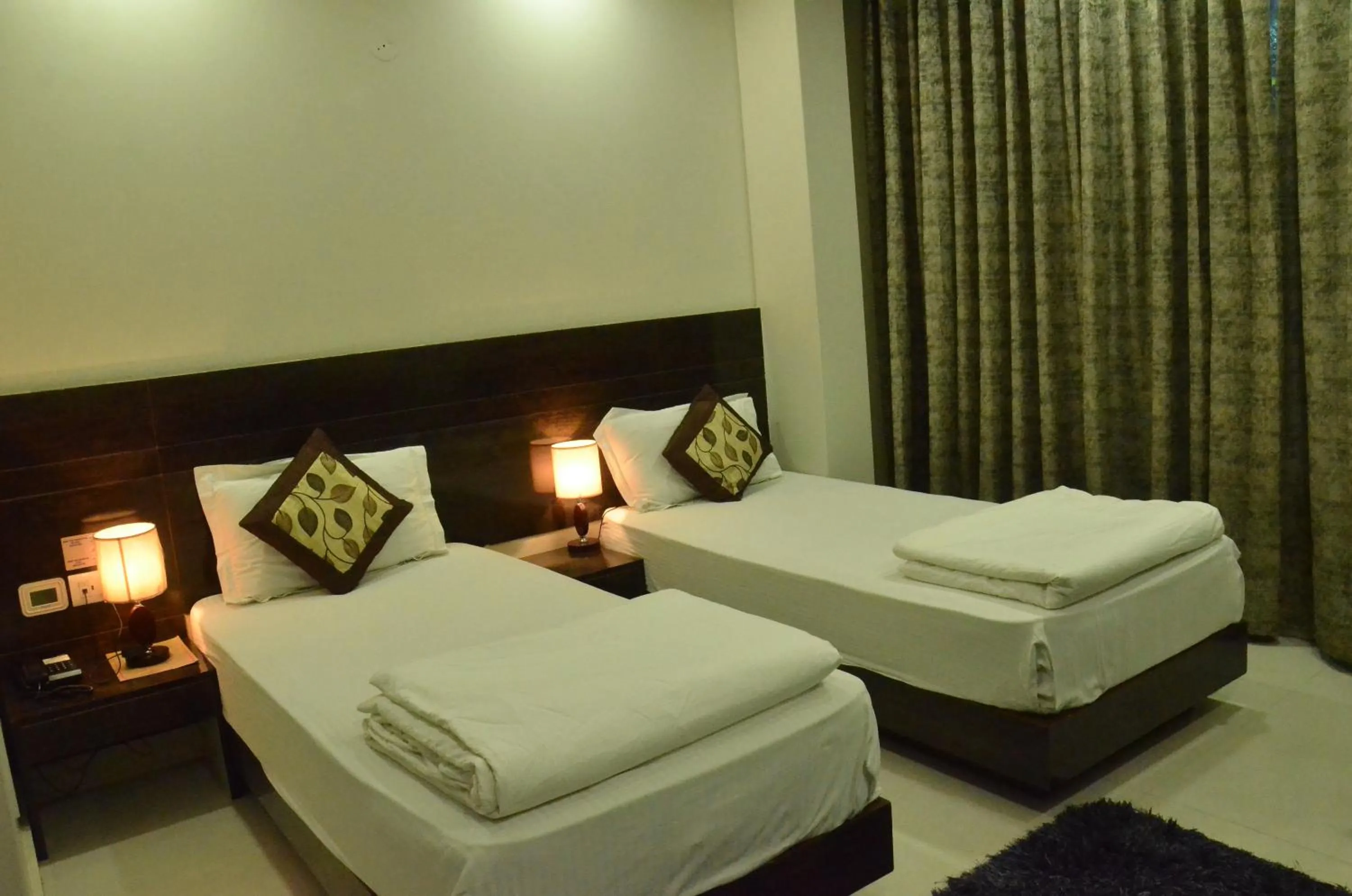 Property building, Bed in Hotel Sopan Heights