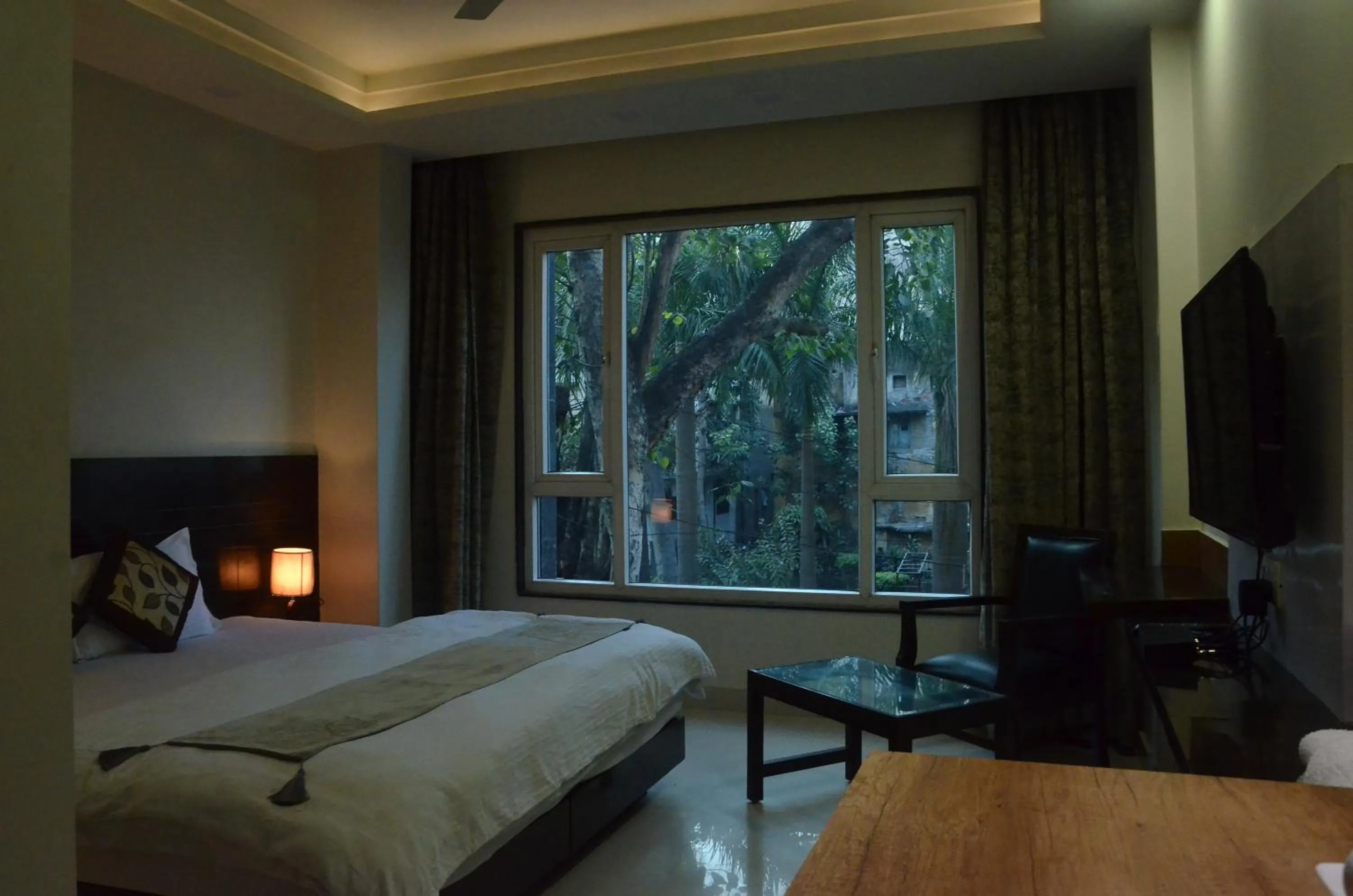 Photo of the whole room, Bed in Hotel Sopan Heights