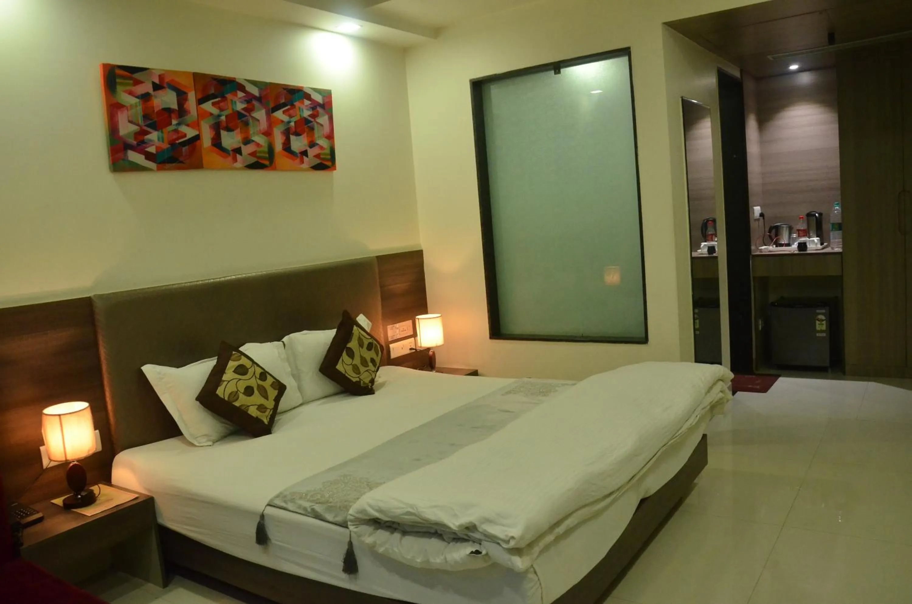 Photo of the whole room, Bed in Hotel Sopan Heights