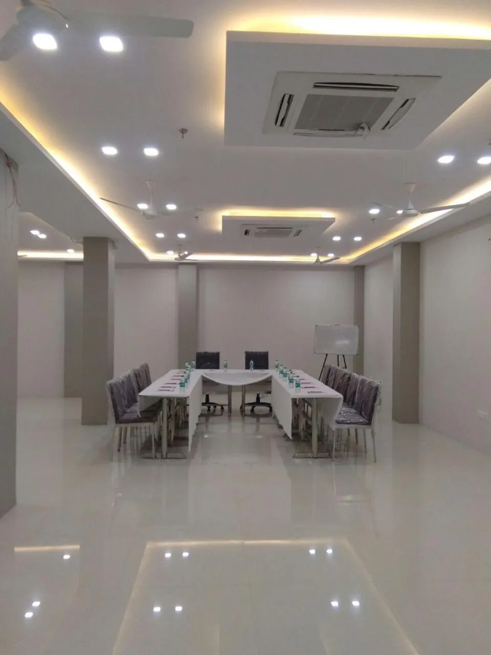 Meeting/conference room in Hotel Sopan Heights