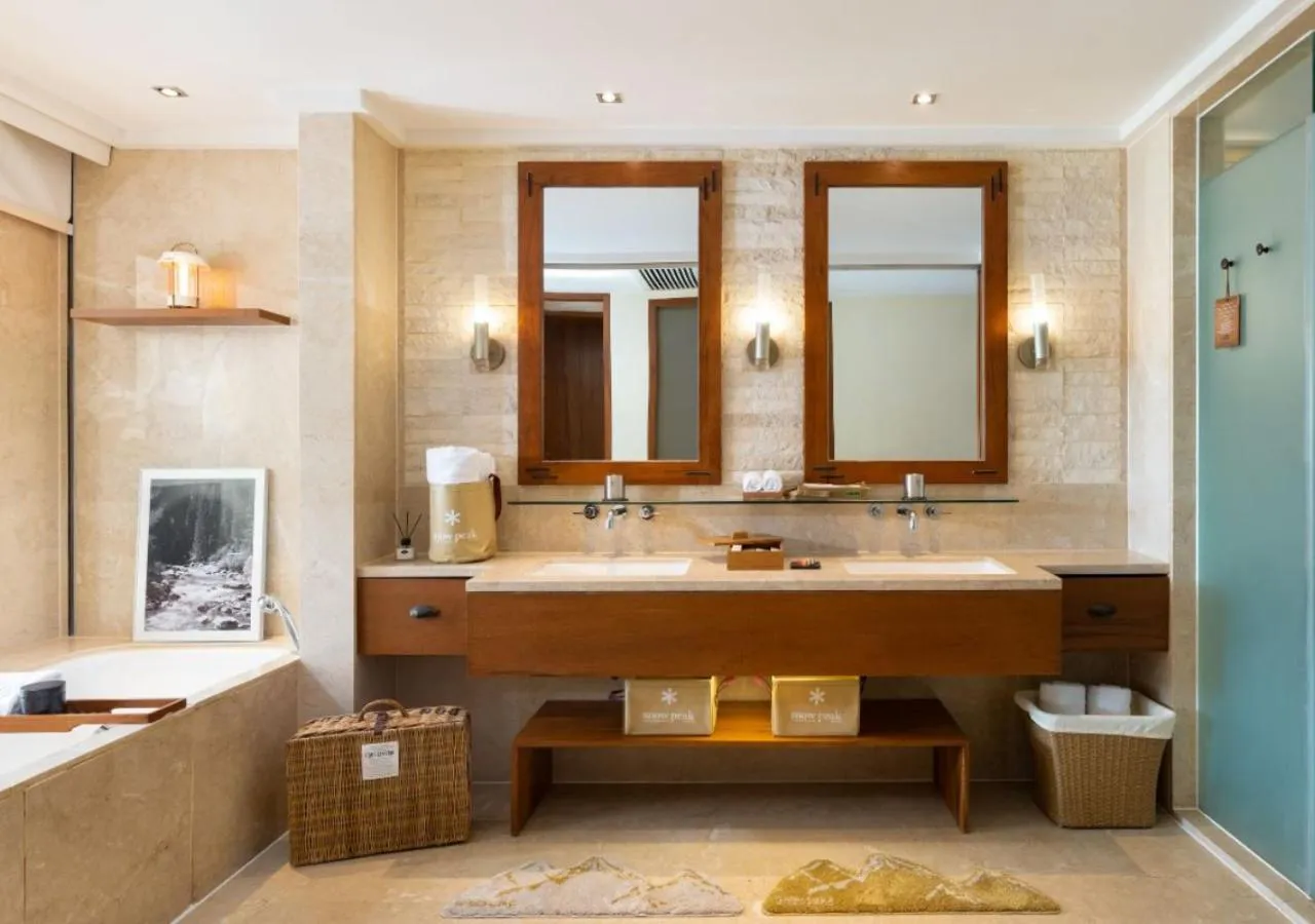 Bathroom in Mandarin Oriental, Sanya