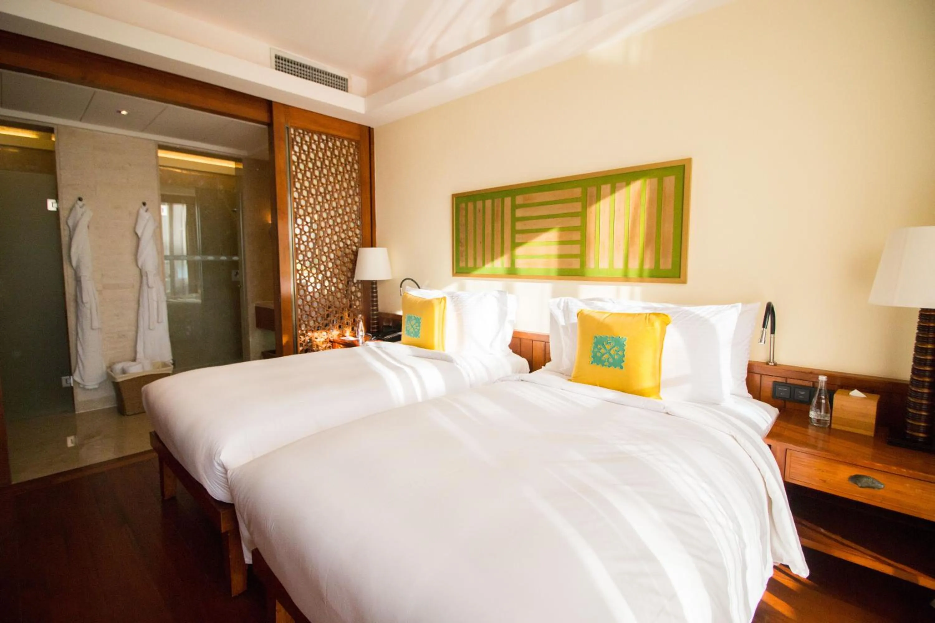 Bed in Mandarin Oriental, Sanya