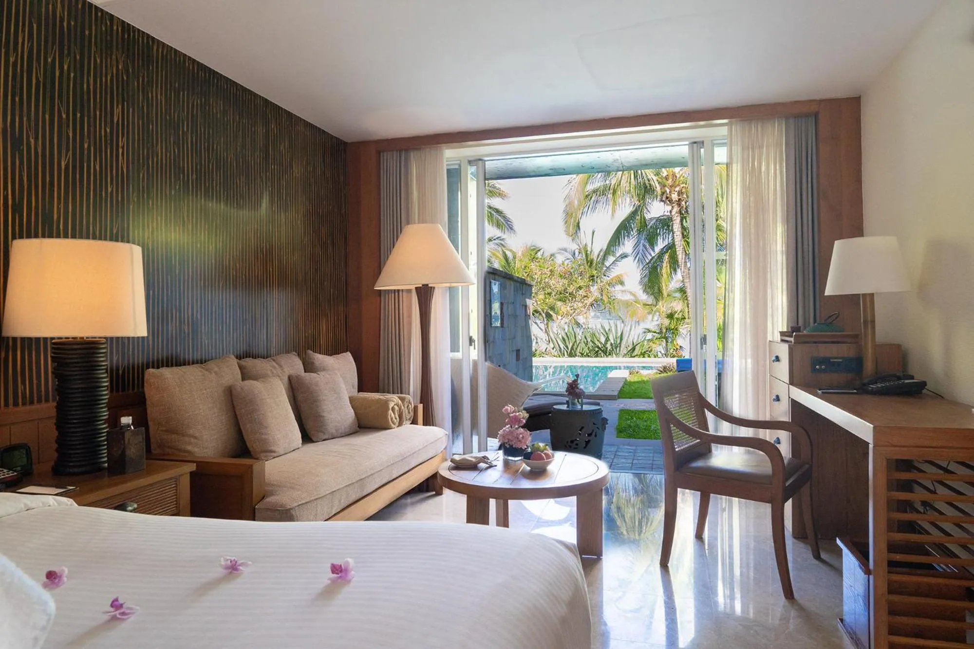 Living room, Bed in Mandarin Oriental, Sanya