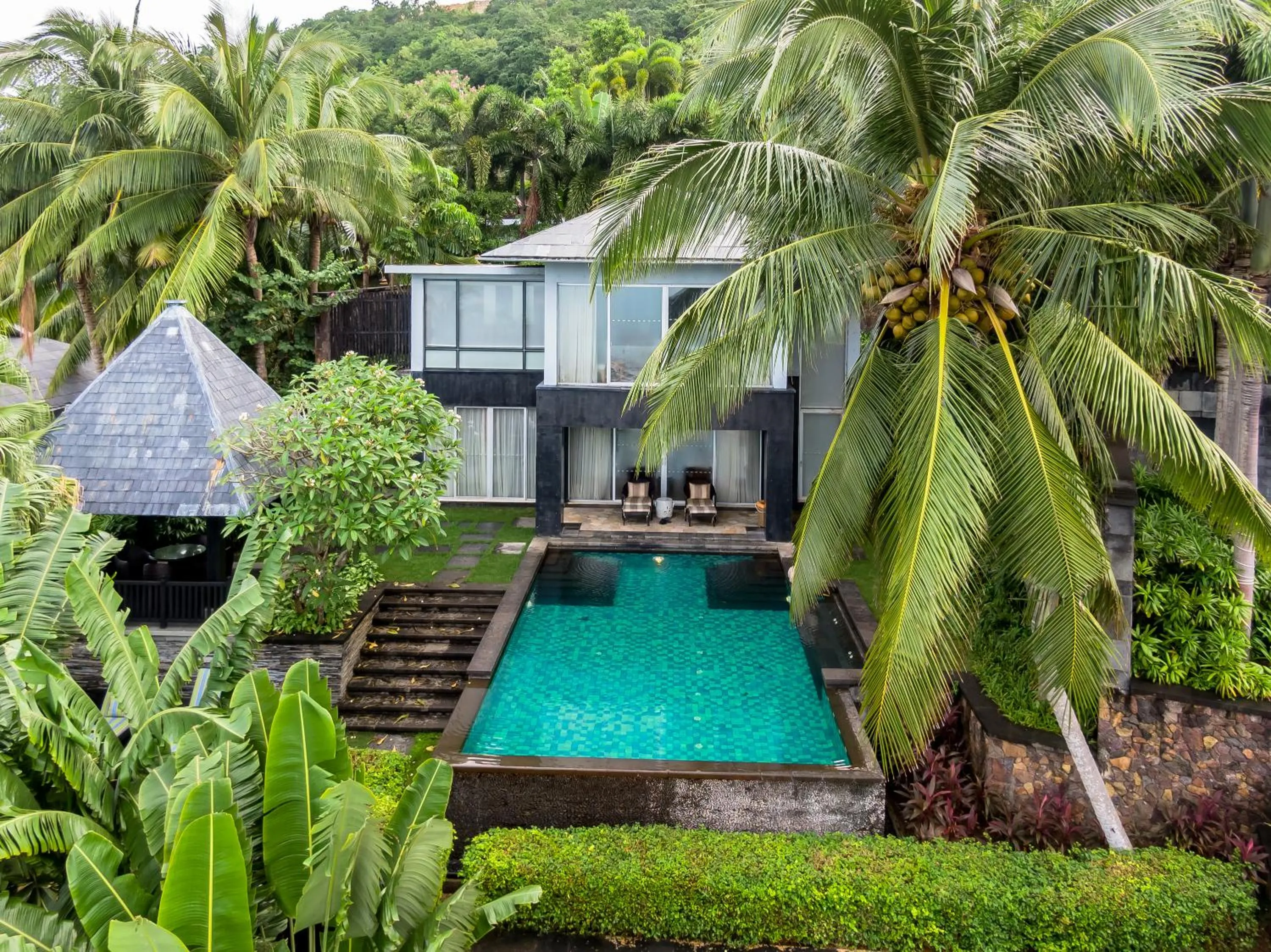 Property building in Mandarin Oriental, Sanya