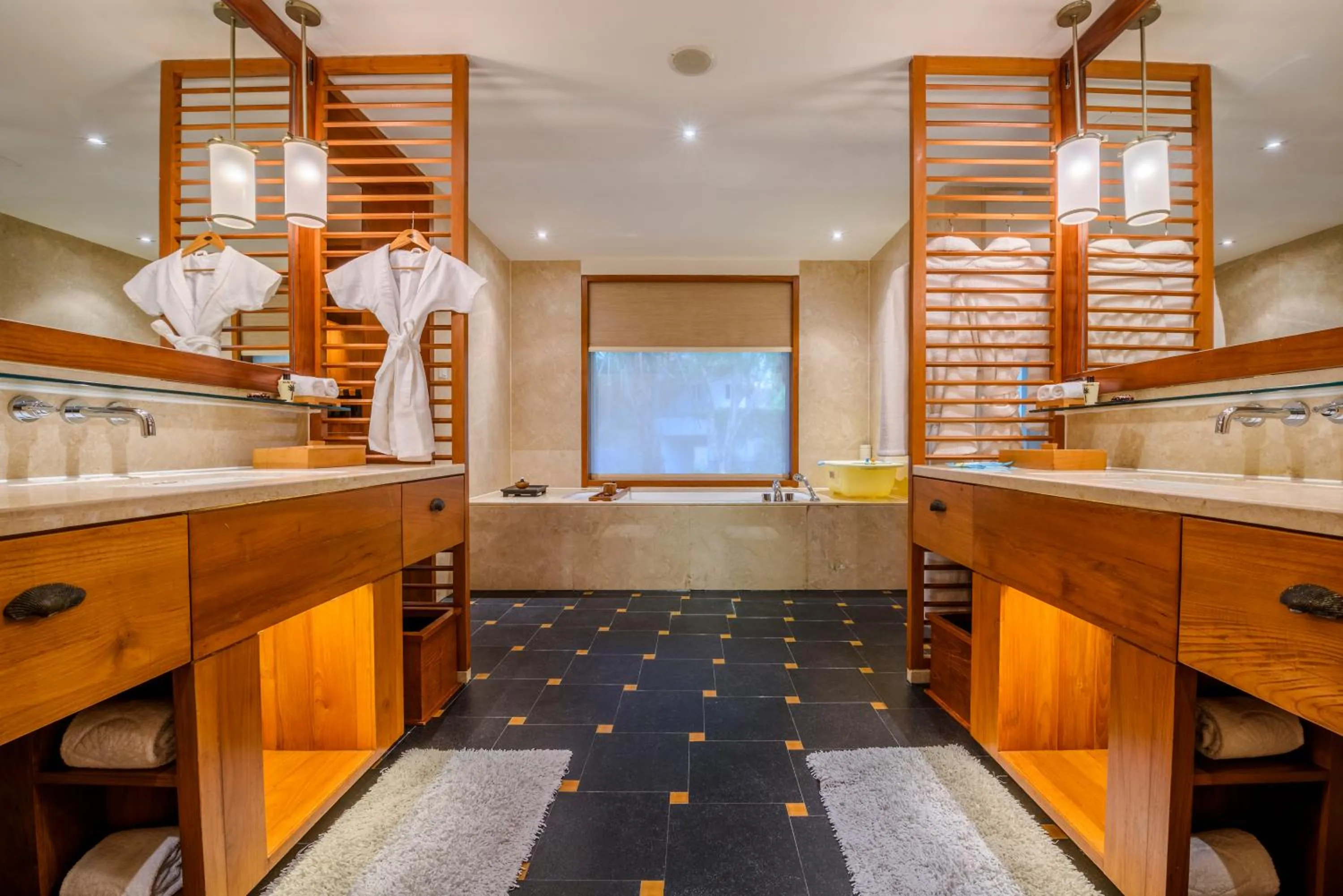 Bathroom in Mandarin Oriental, Sanya