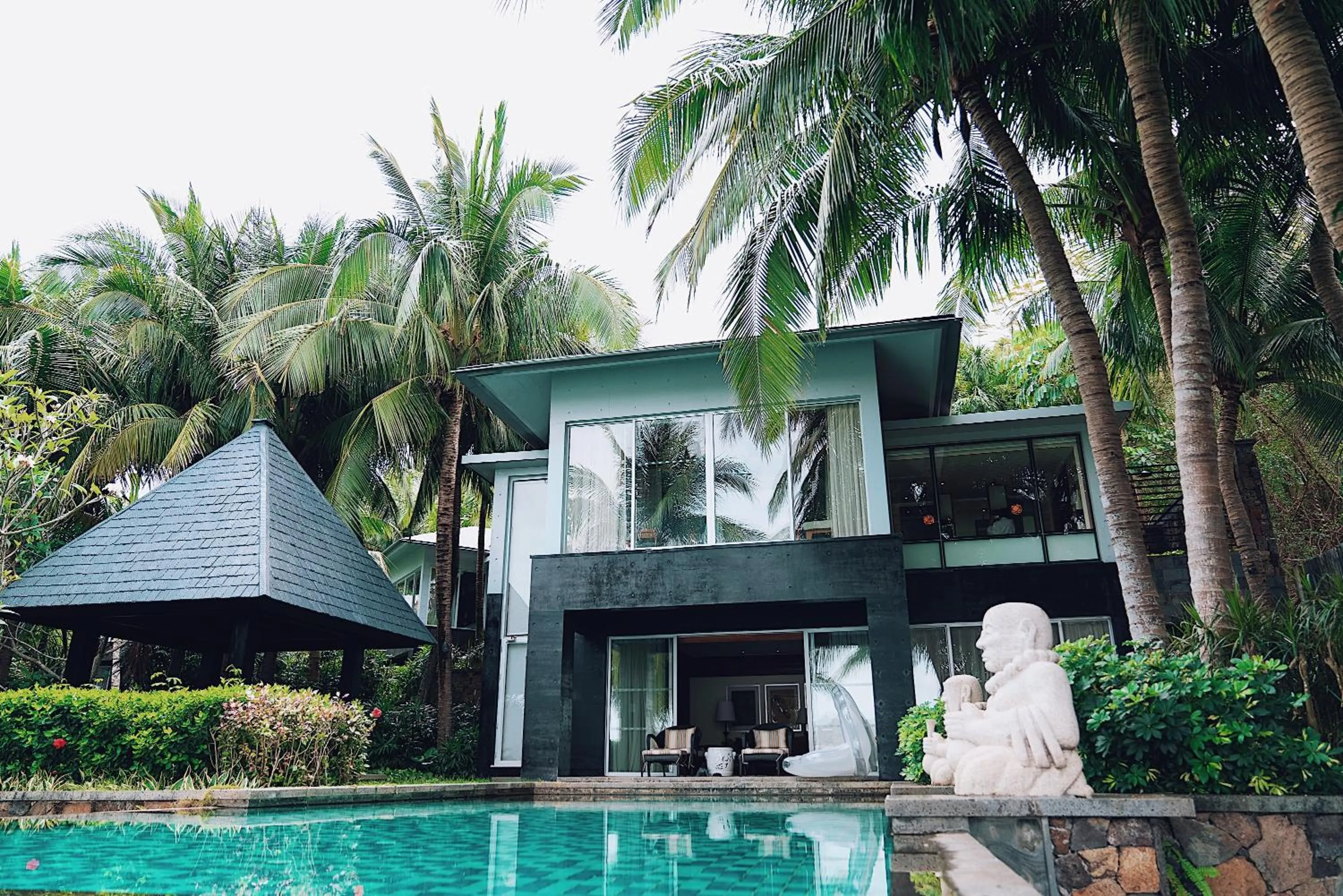 Property building in Mandarin Oriental, Sanya