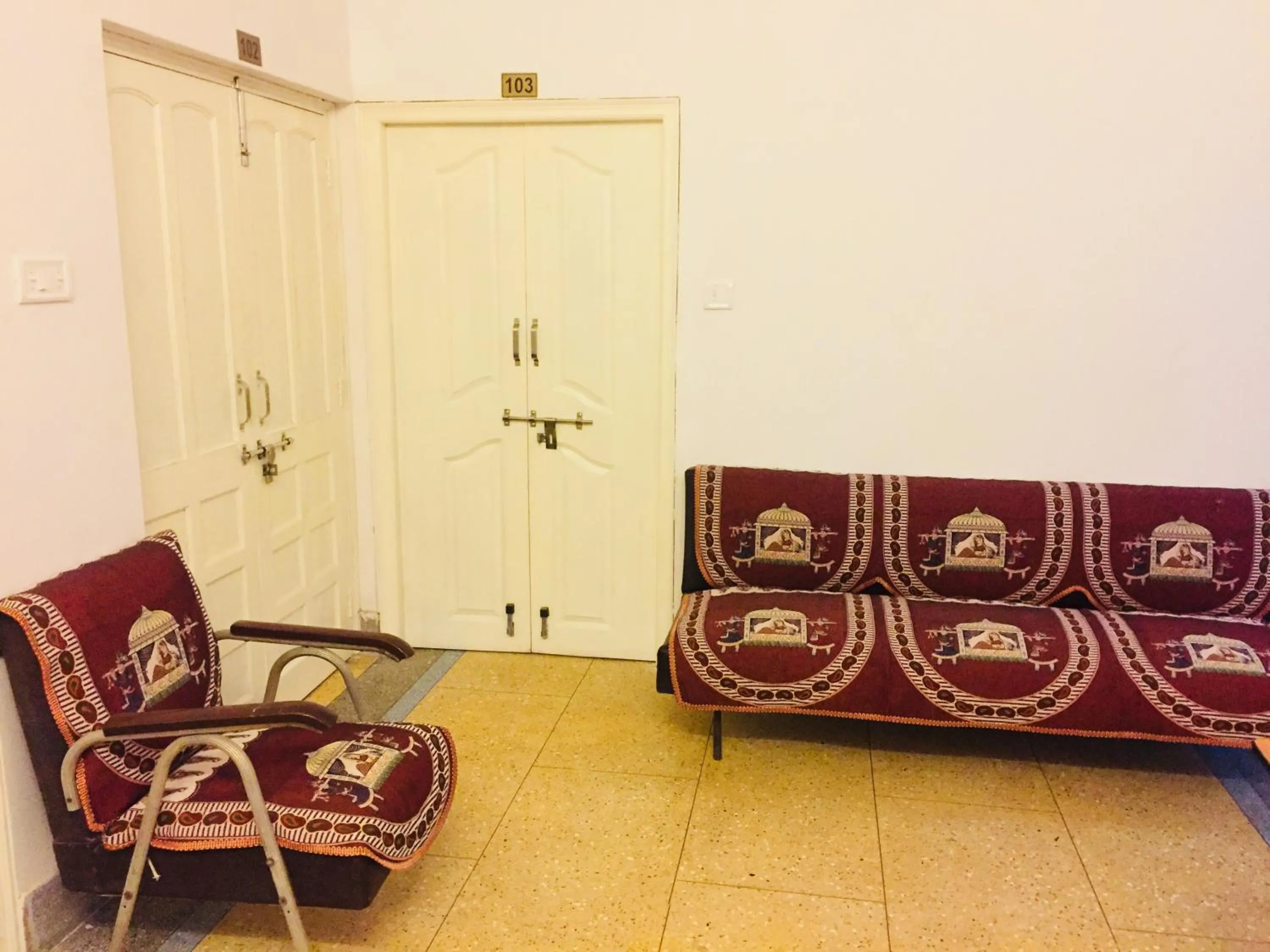 Living room in Maa Ji House on Lake Pichola