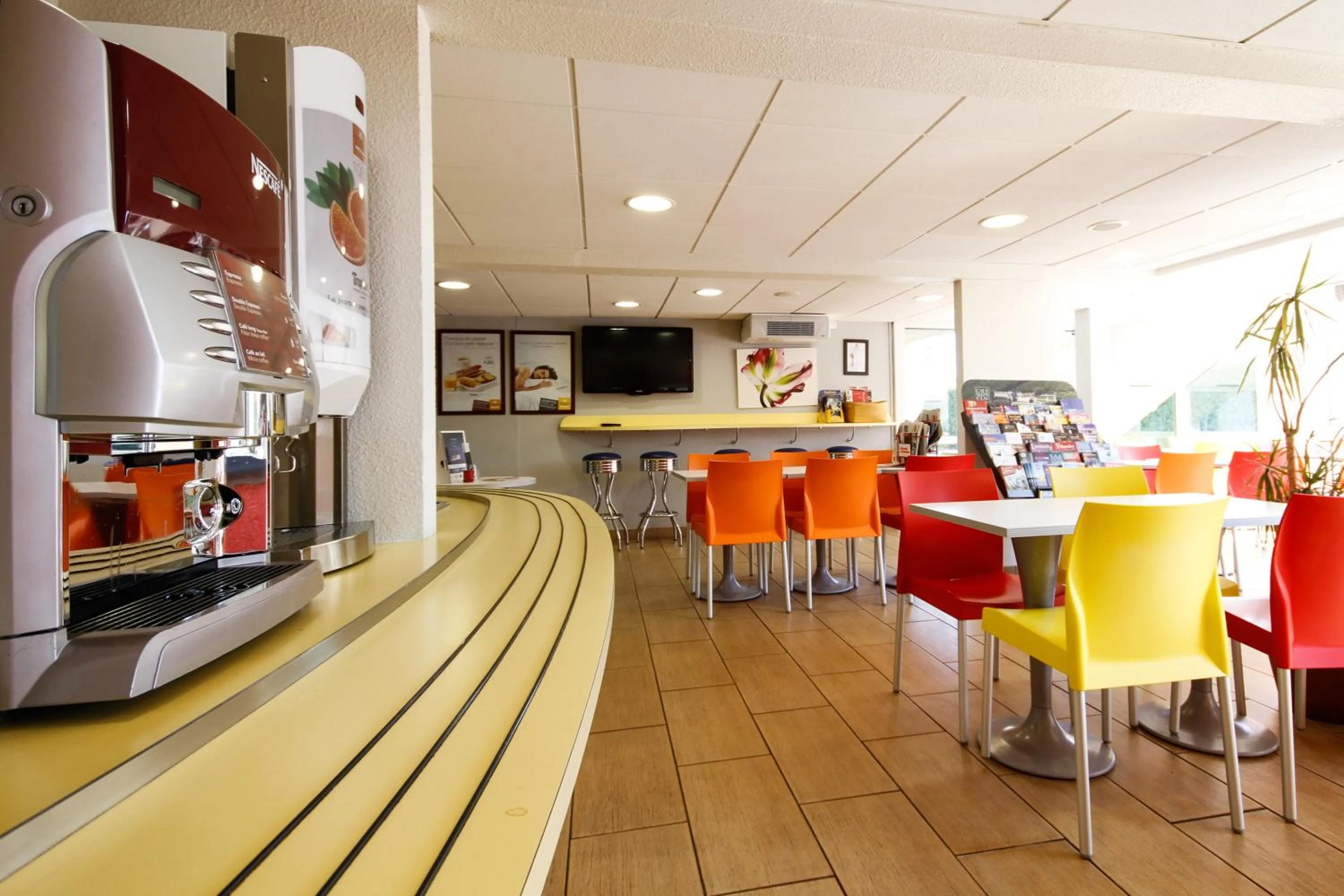 Restaurant/places to eat in Premiere Classe Tours Sud - Chambray Lès Tours