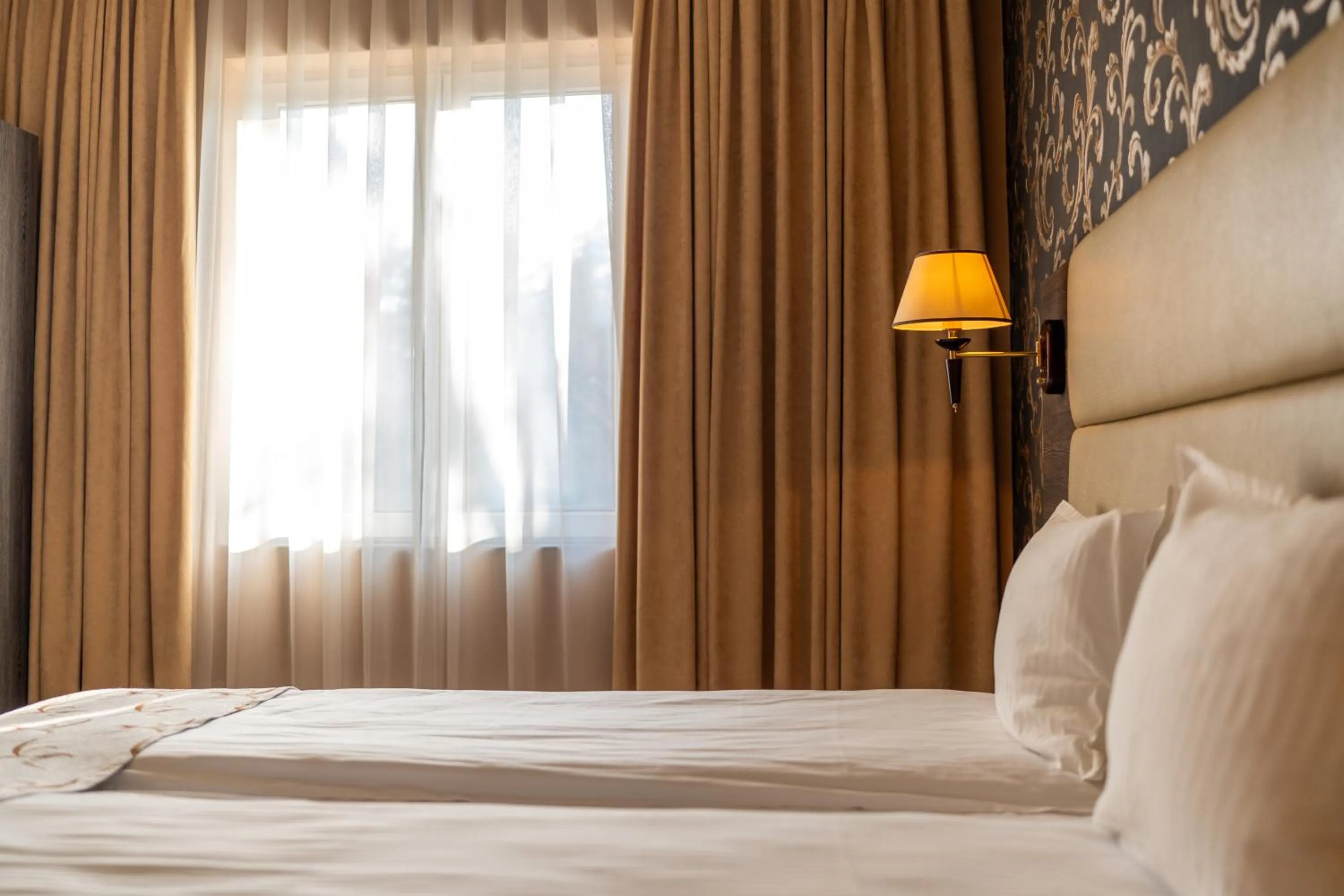 Bed in Spa Hotel Dvoretsa