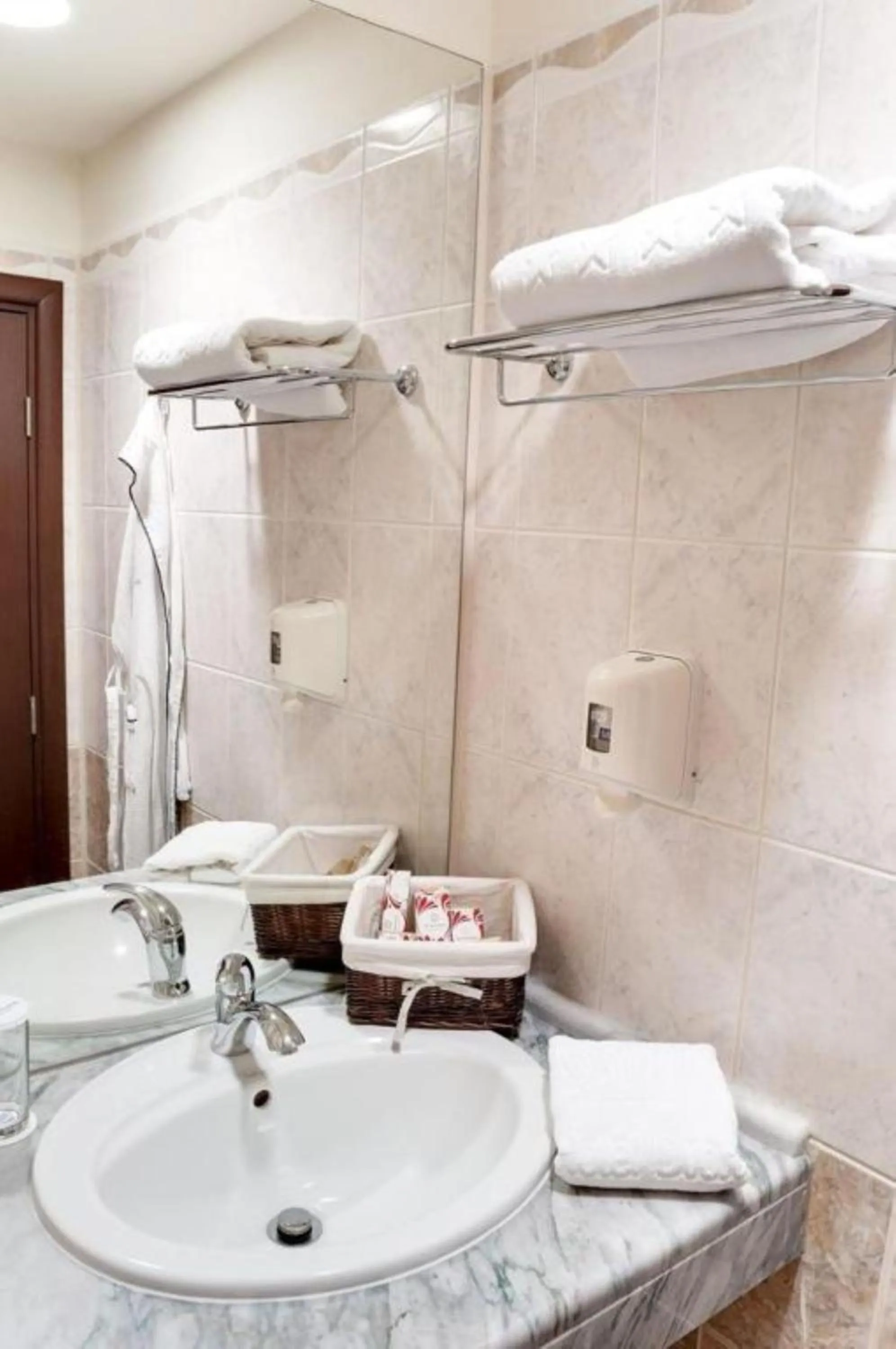 Shower in Spa Hotel Dvoretsa