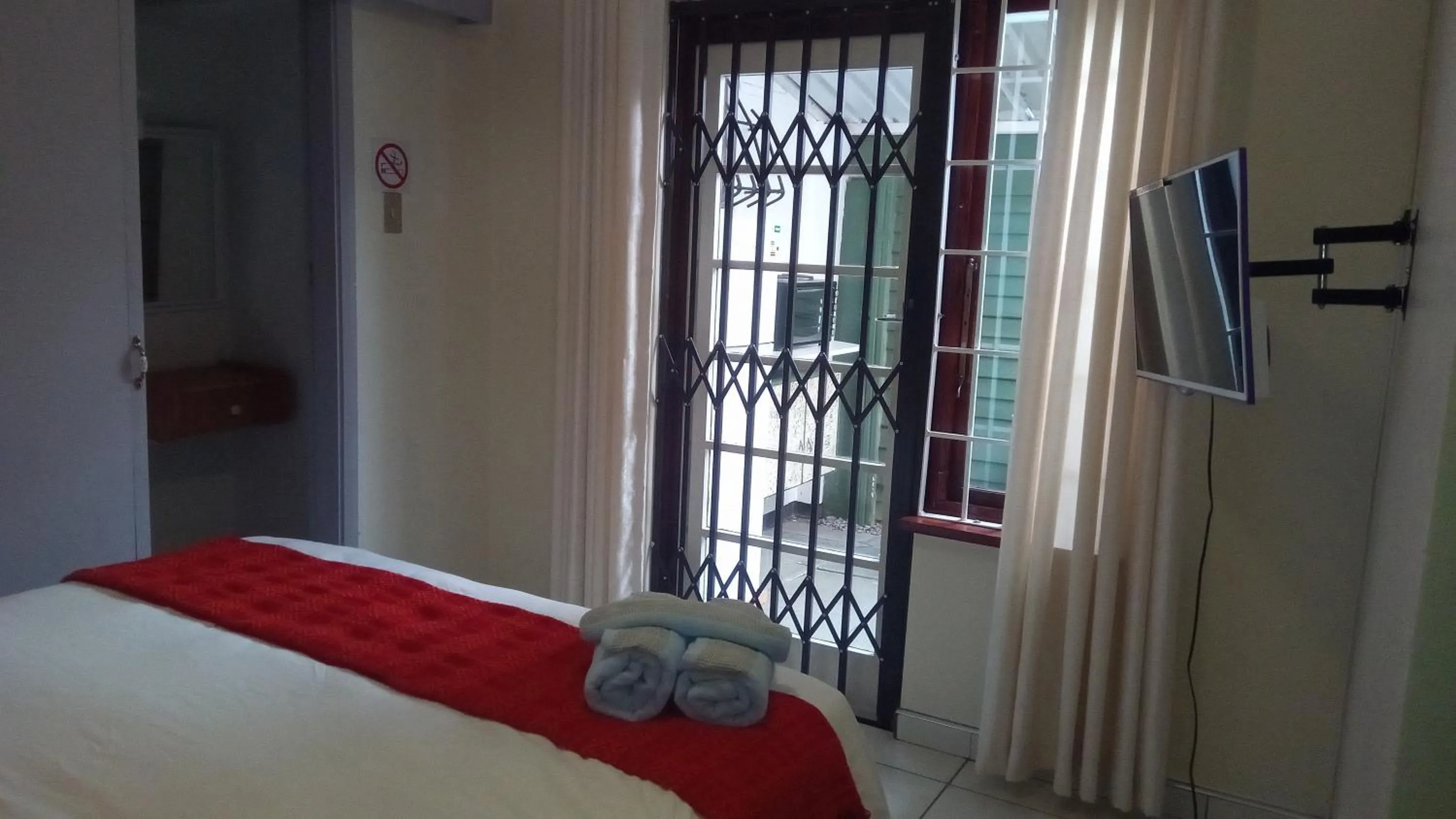 Bedroom, Bed in Jessica's Self-catering