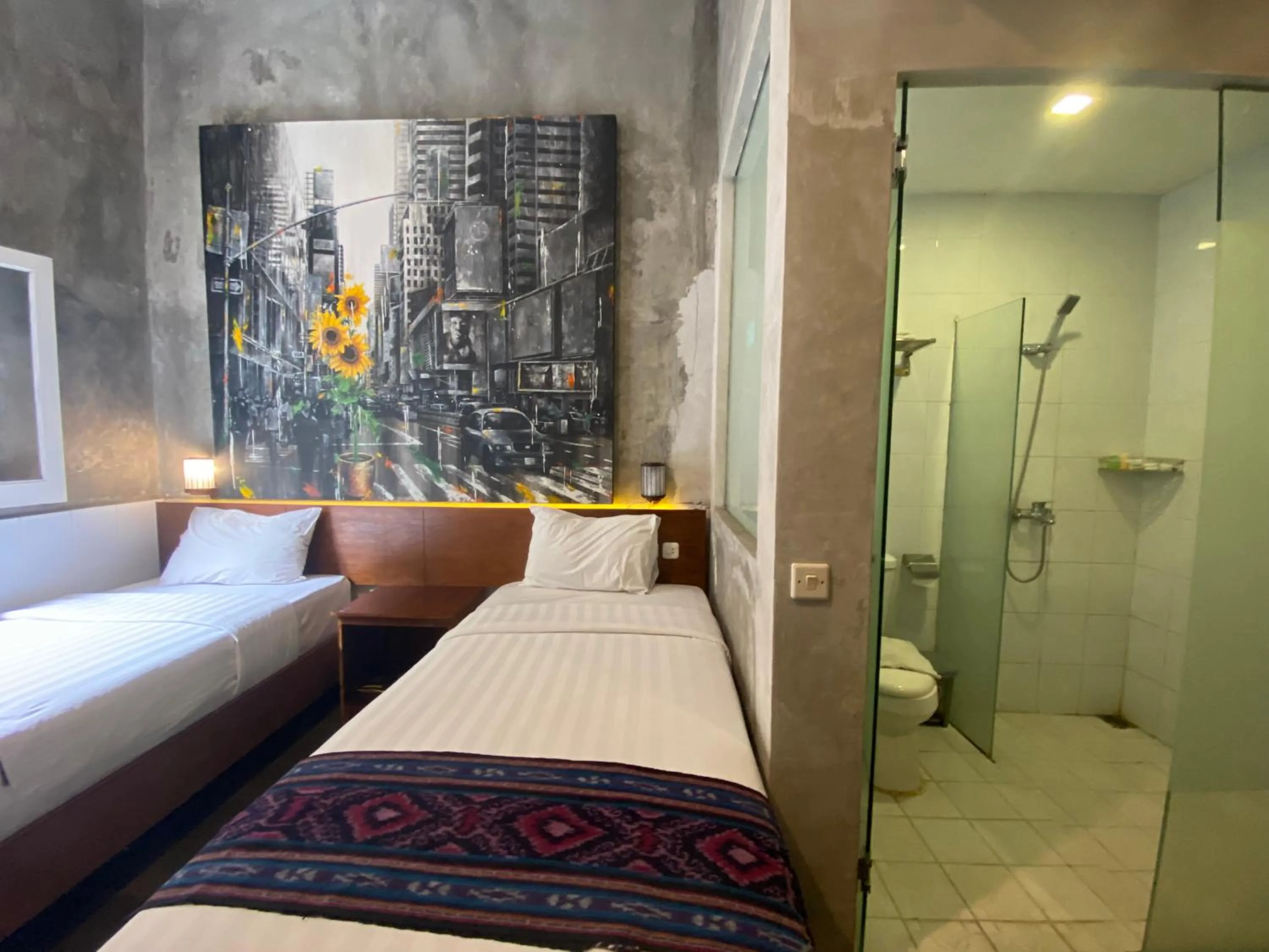 Photo of the whole room, Bed in Watu Agung Guest House