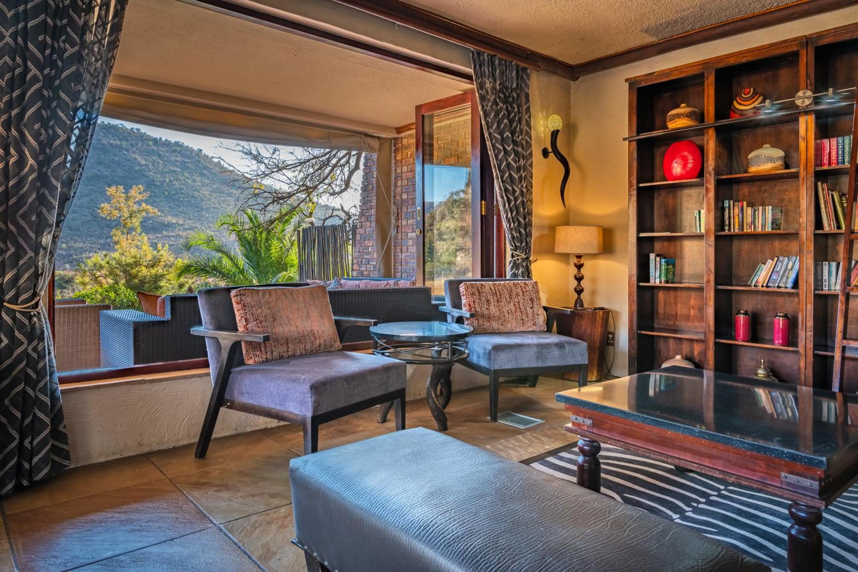 Lounge or bar in Kwa Maritane Lodge