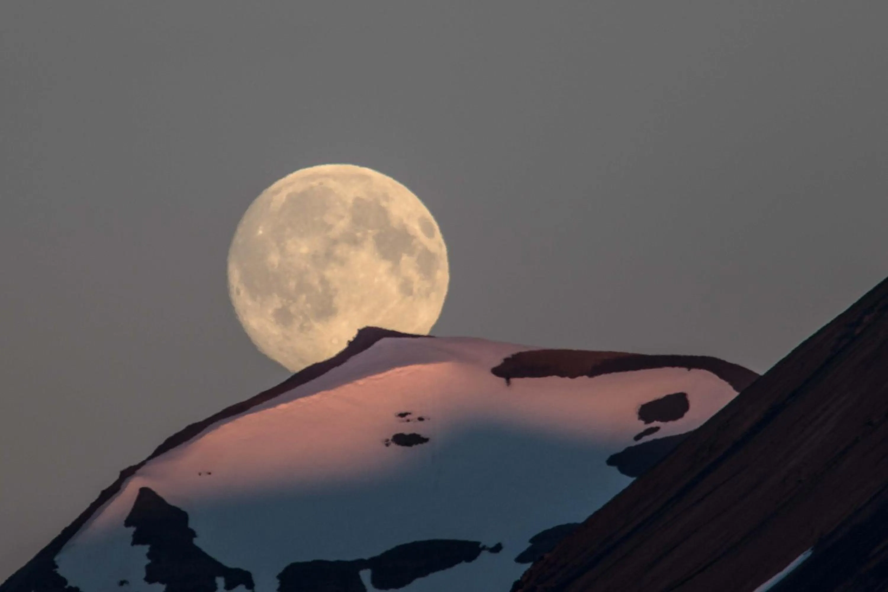 Natural landscape in Mjóanes accommodation