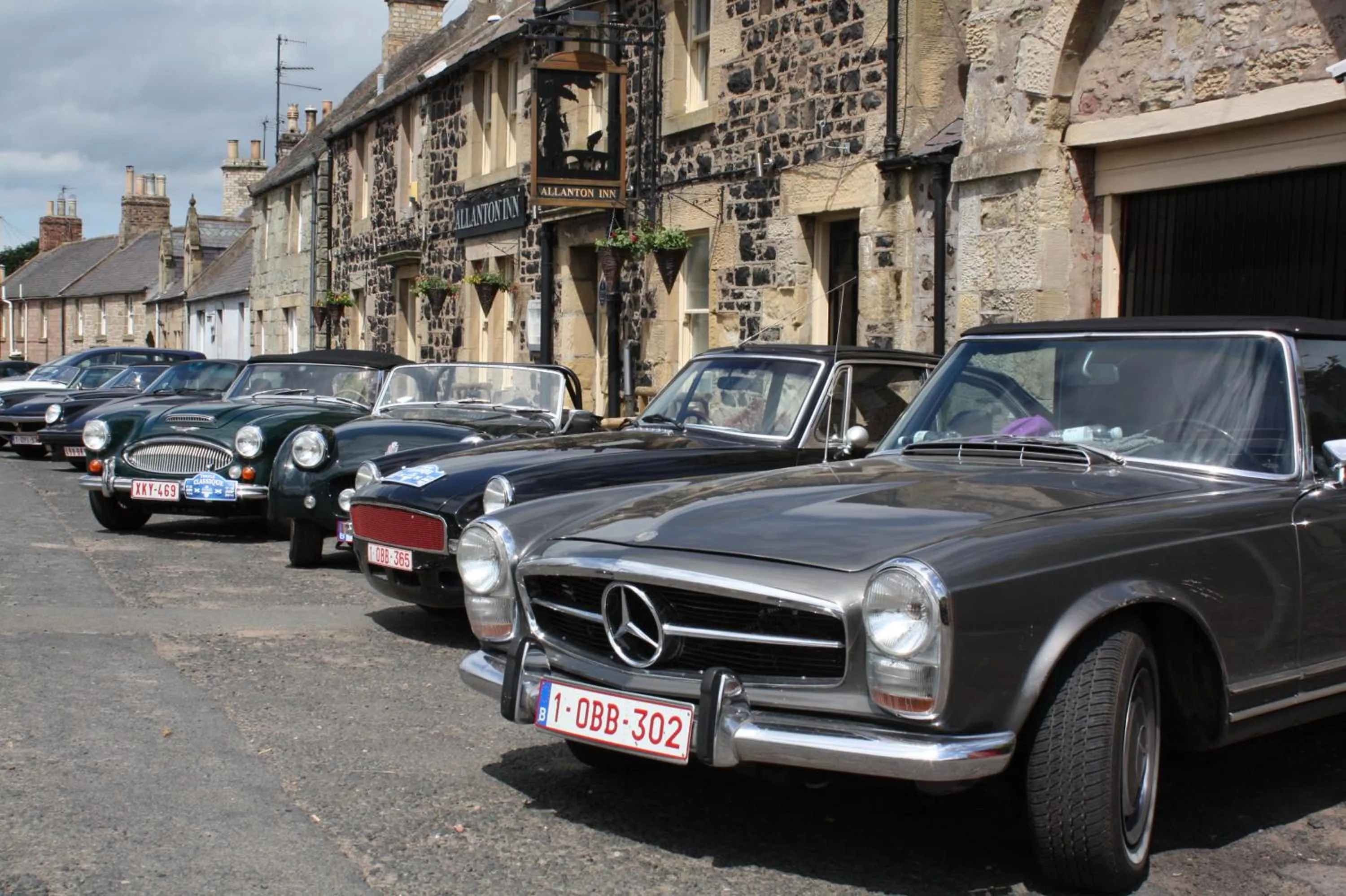 Facade/entrance in Allanton Inn