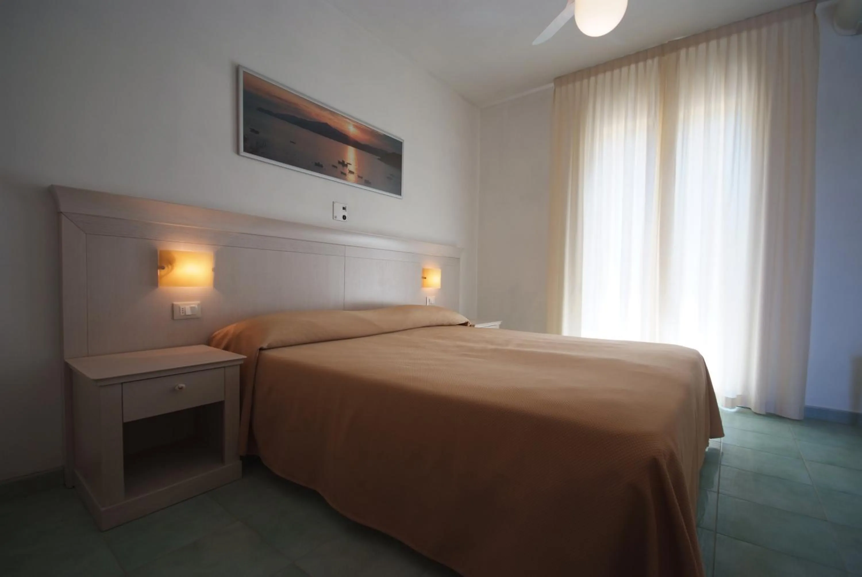 Day, Bed in Hotel Dino