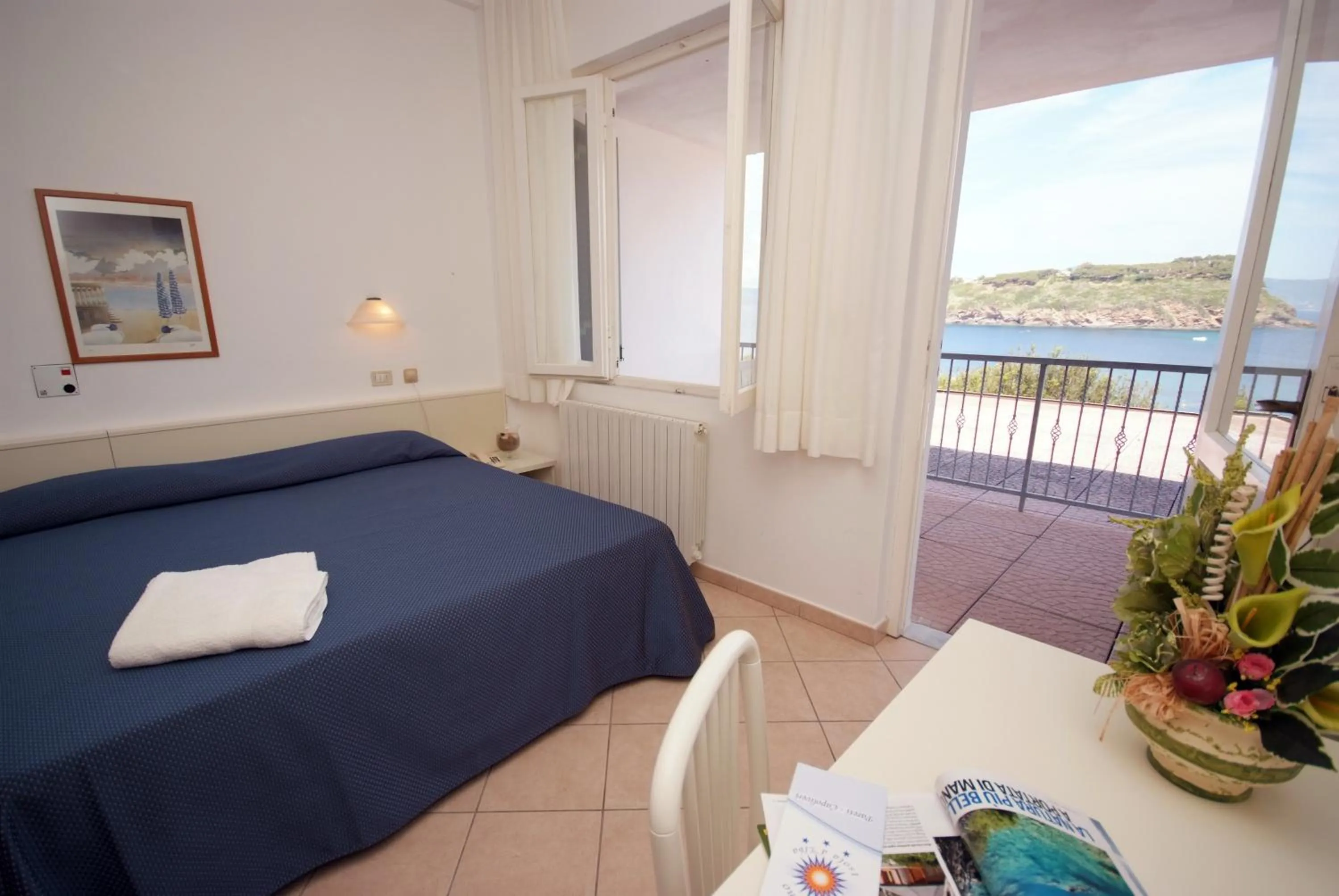 Day, Bed in Hotel Dino