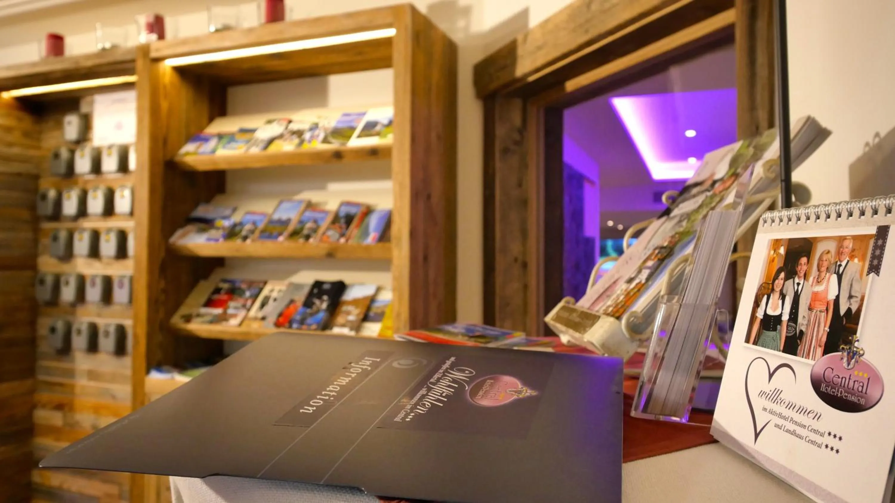 Lobby or reception in Hotel & Apart Central