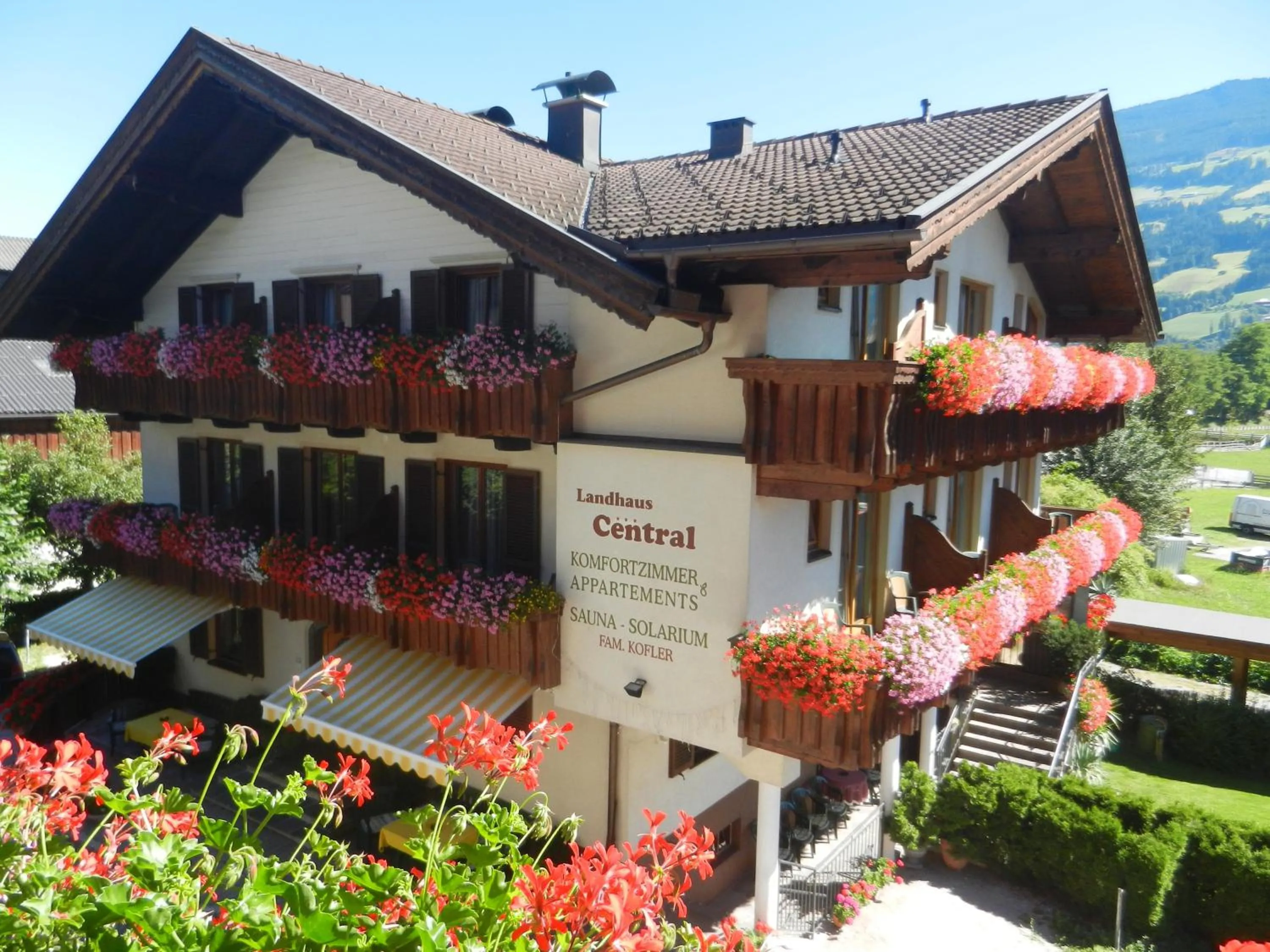 Property building in Hotel & Apart Central