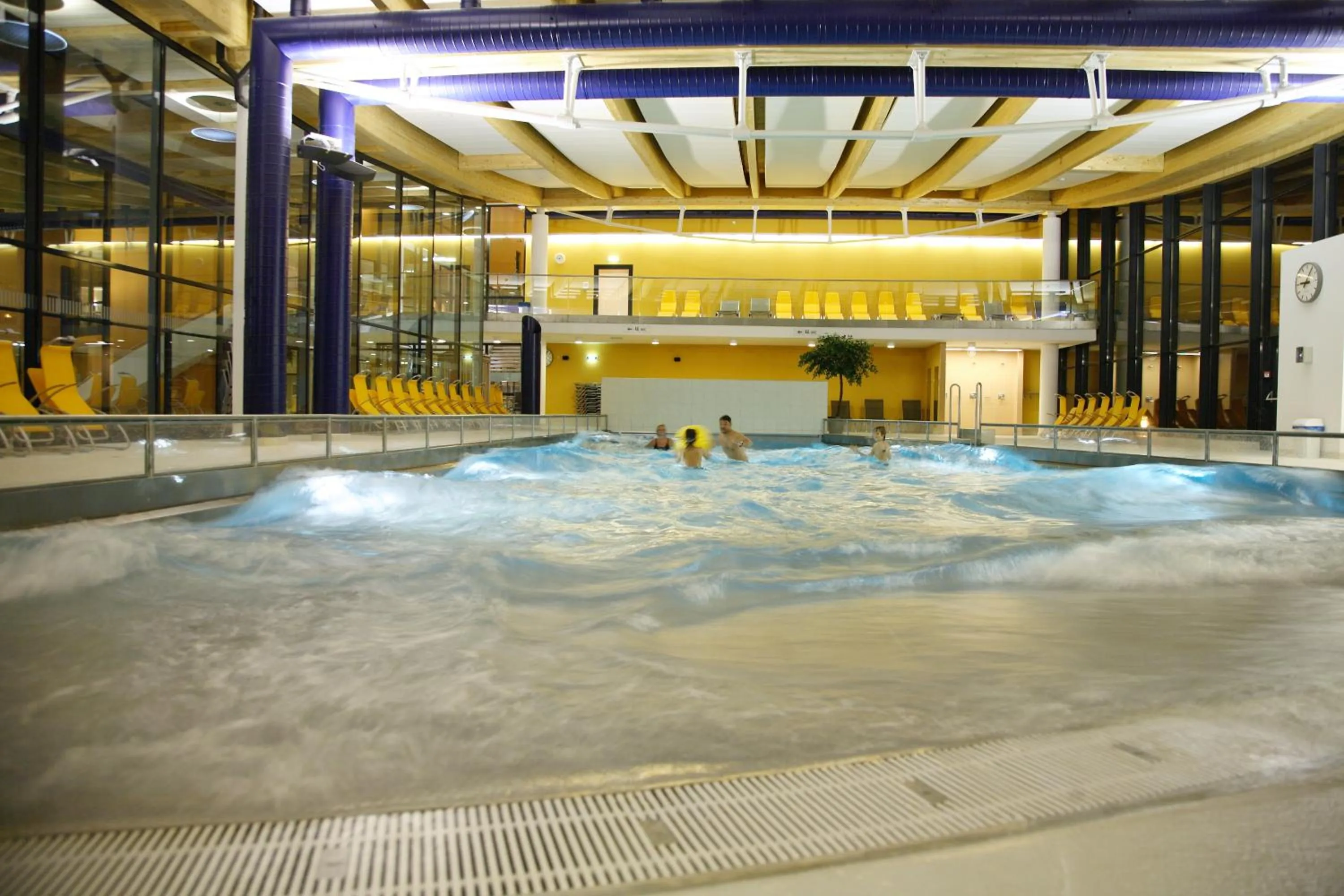 Public Bath in Hotel & Apart Central