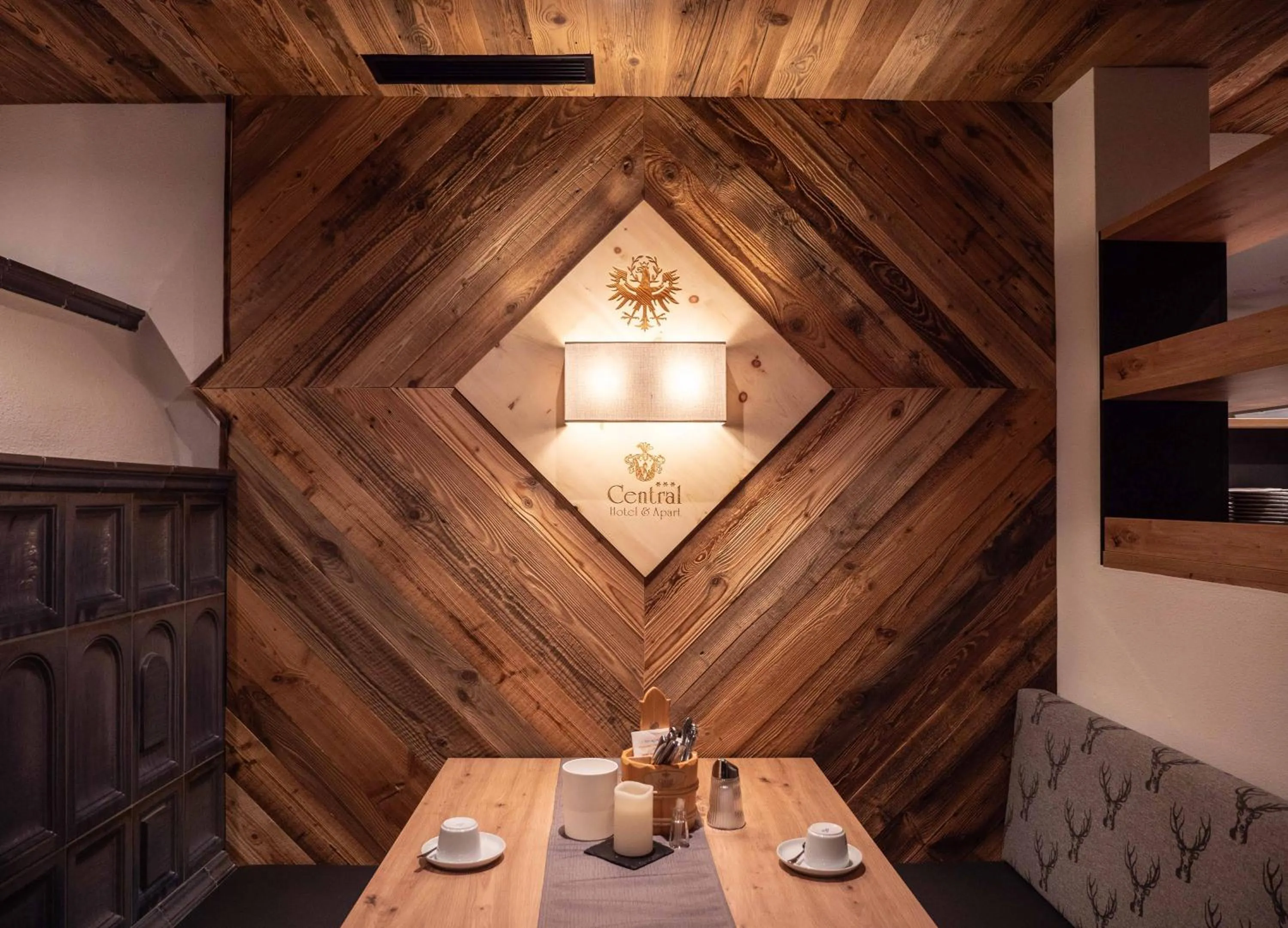 Restaurant/places to eat in Hotel & Apart Central