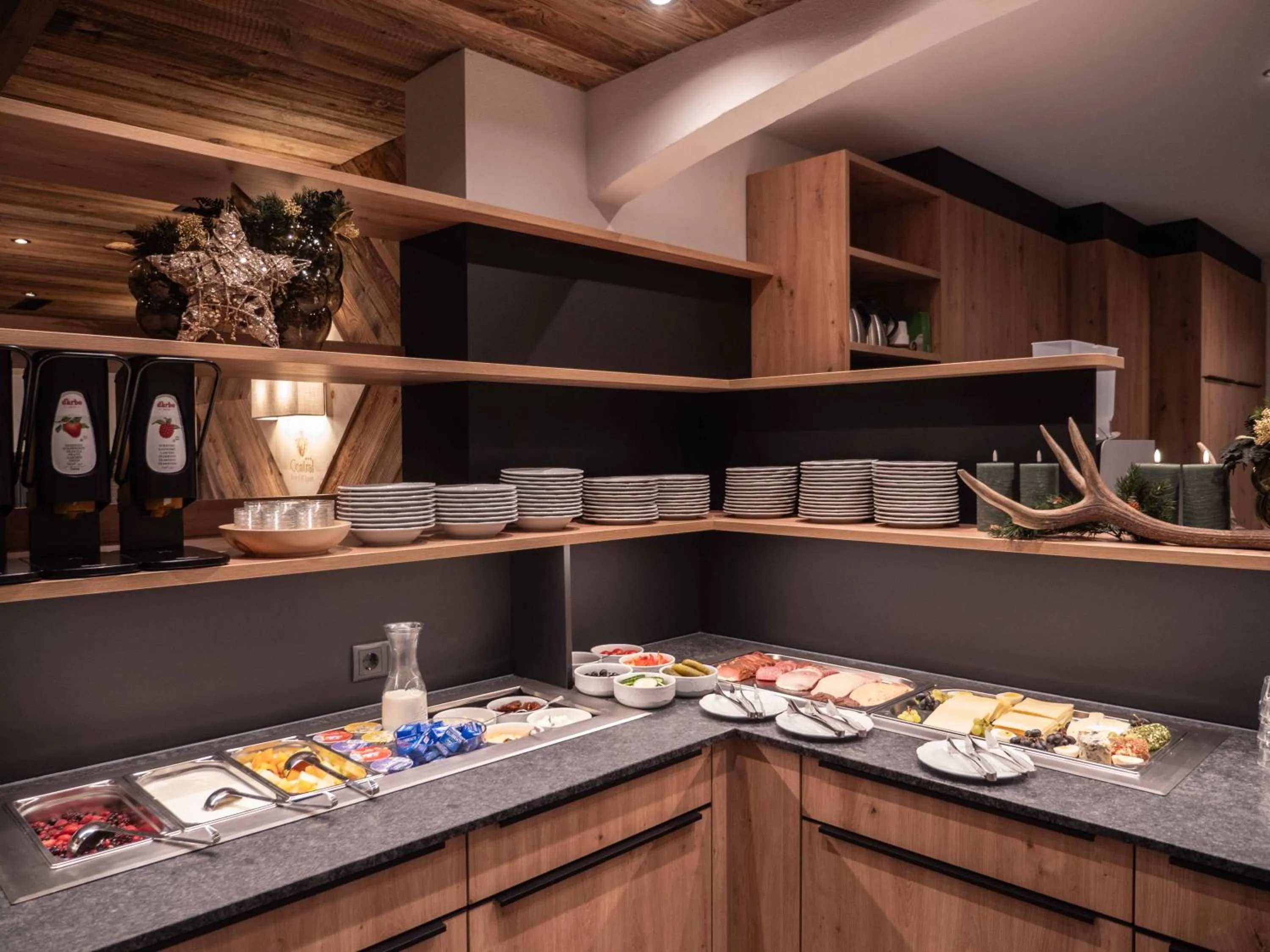 Buffet breakfast in Hotel & Apart Central