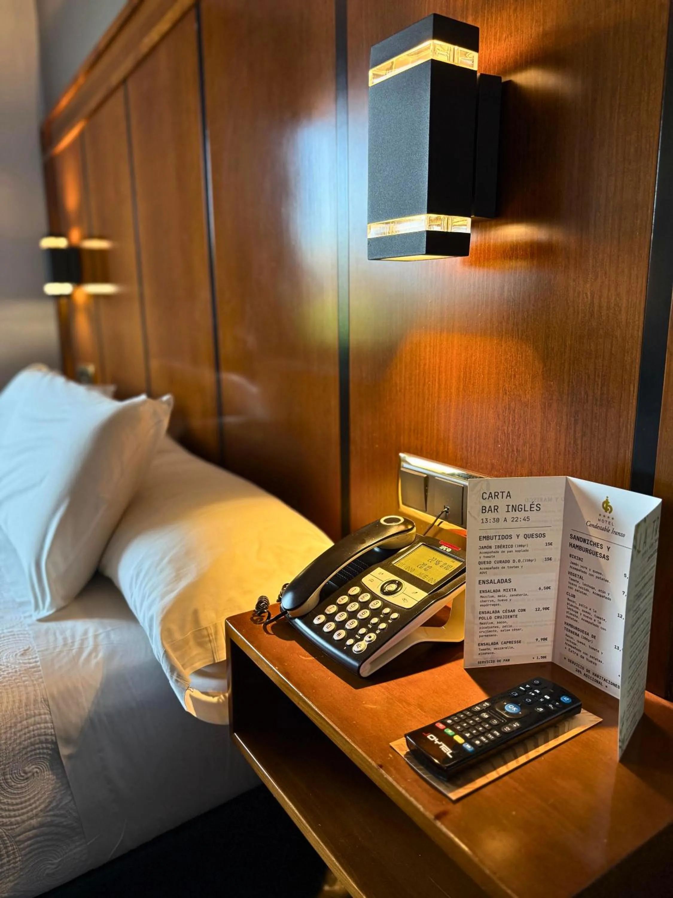 room service in Hotel Condestable Iranzo