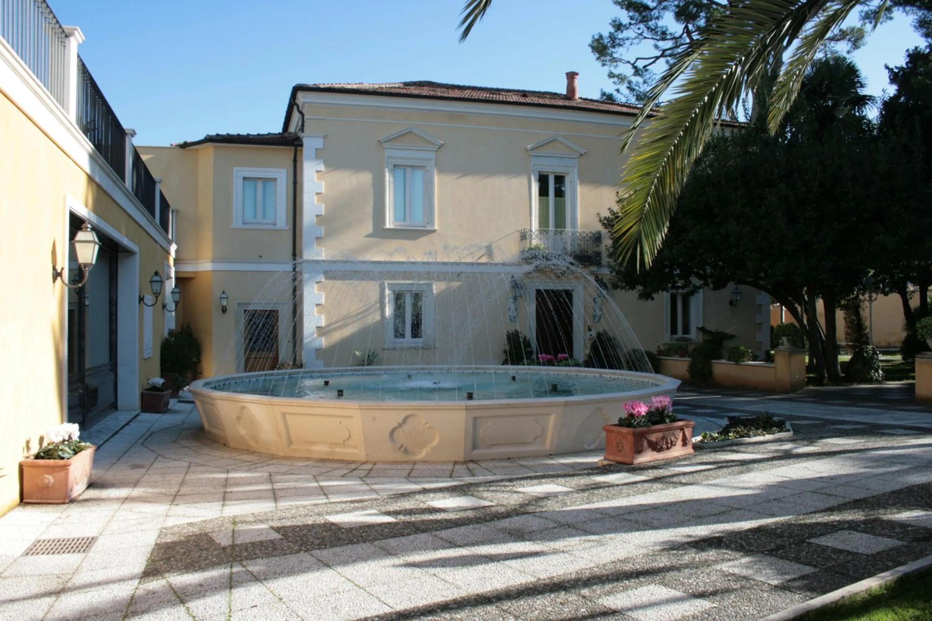 Facade/entrance in Regis Resort & Wellness