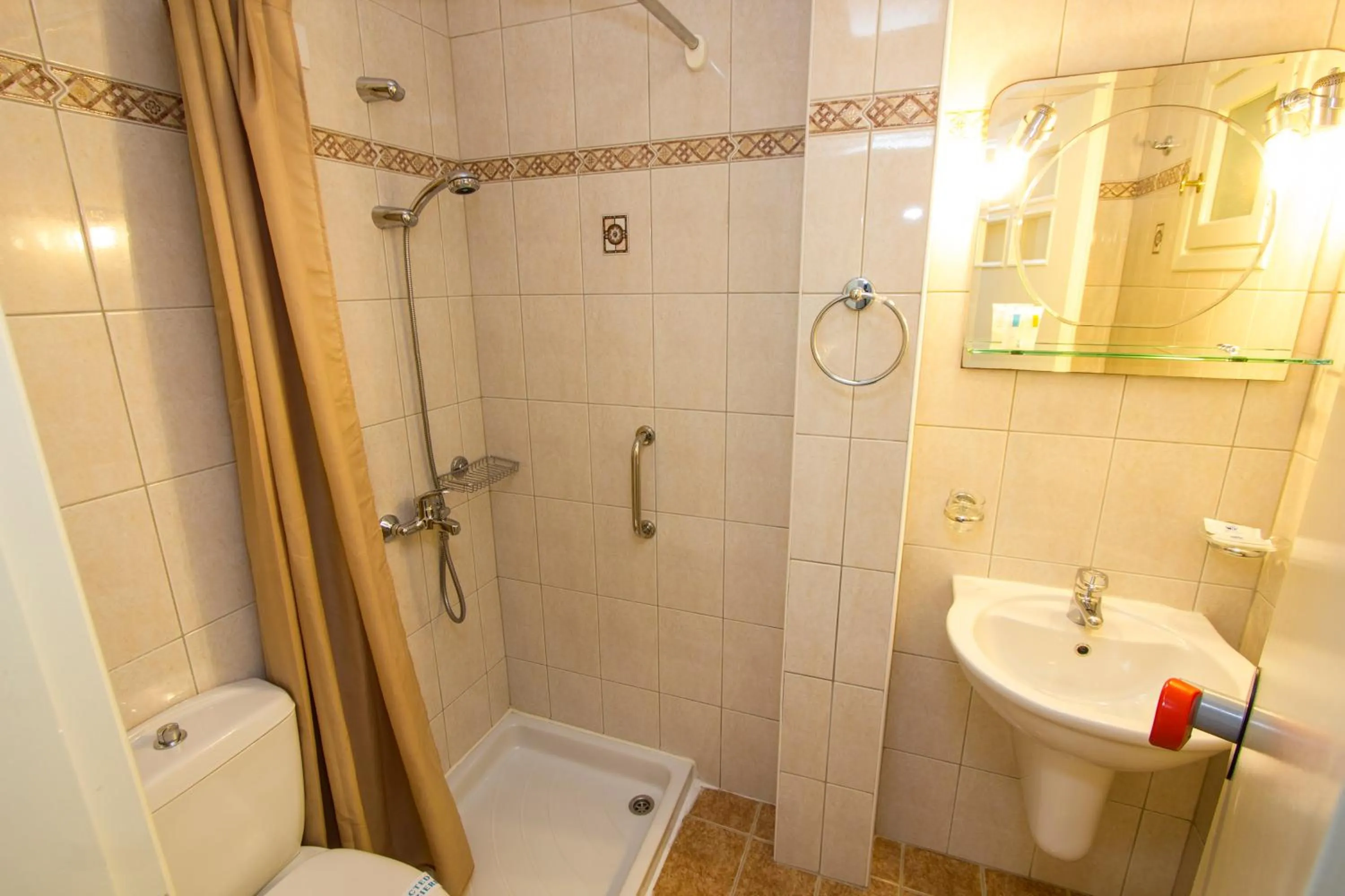 Bathroom in ALK Hotelᵀᴹ