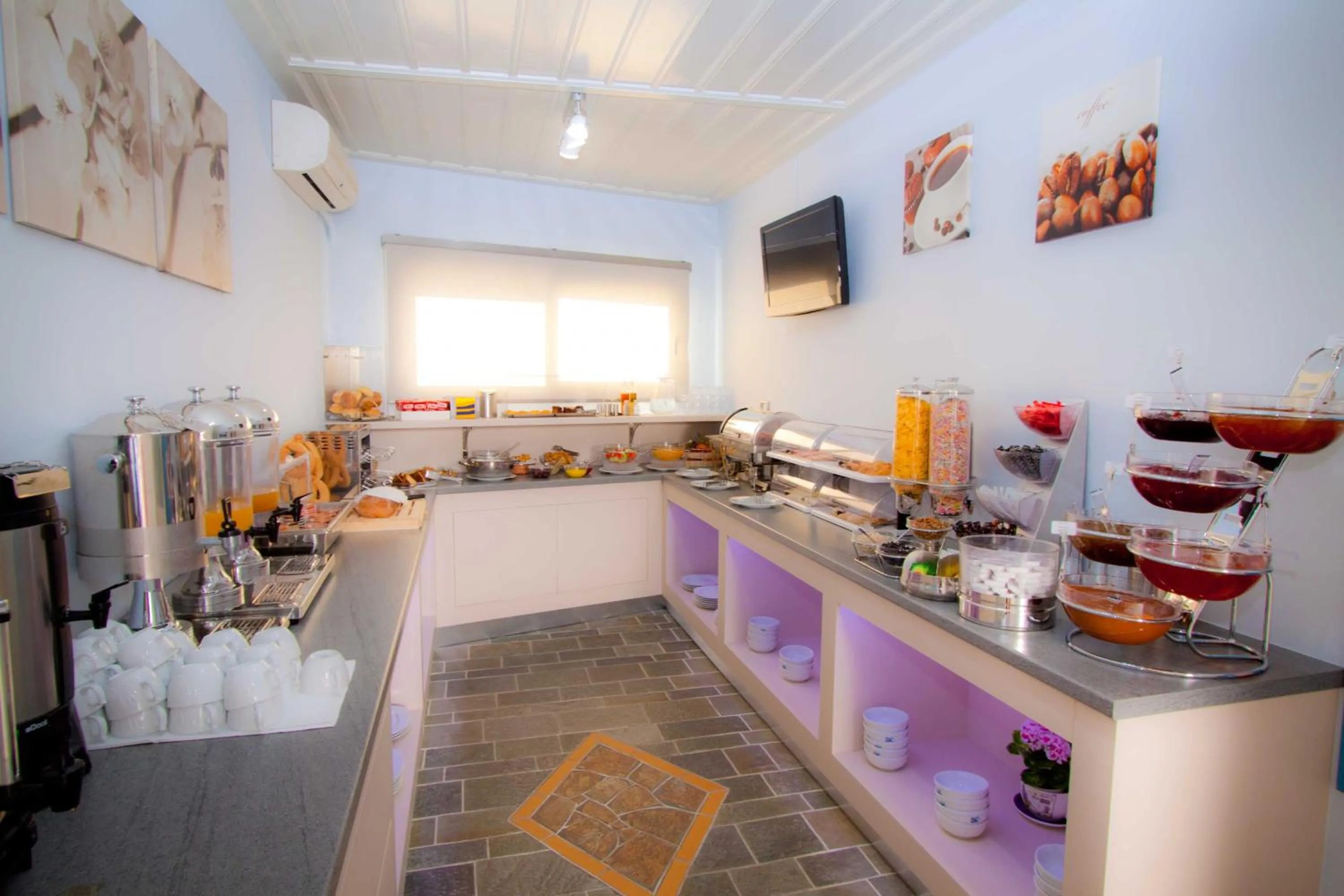 American breakfast in ALK Hotelᵀᴹ