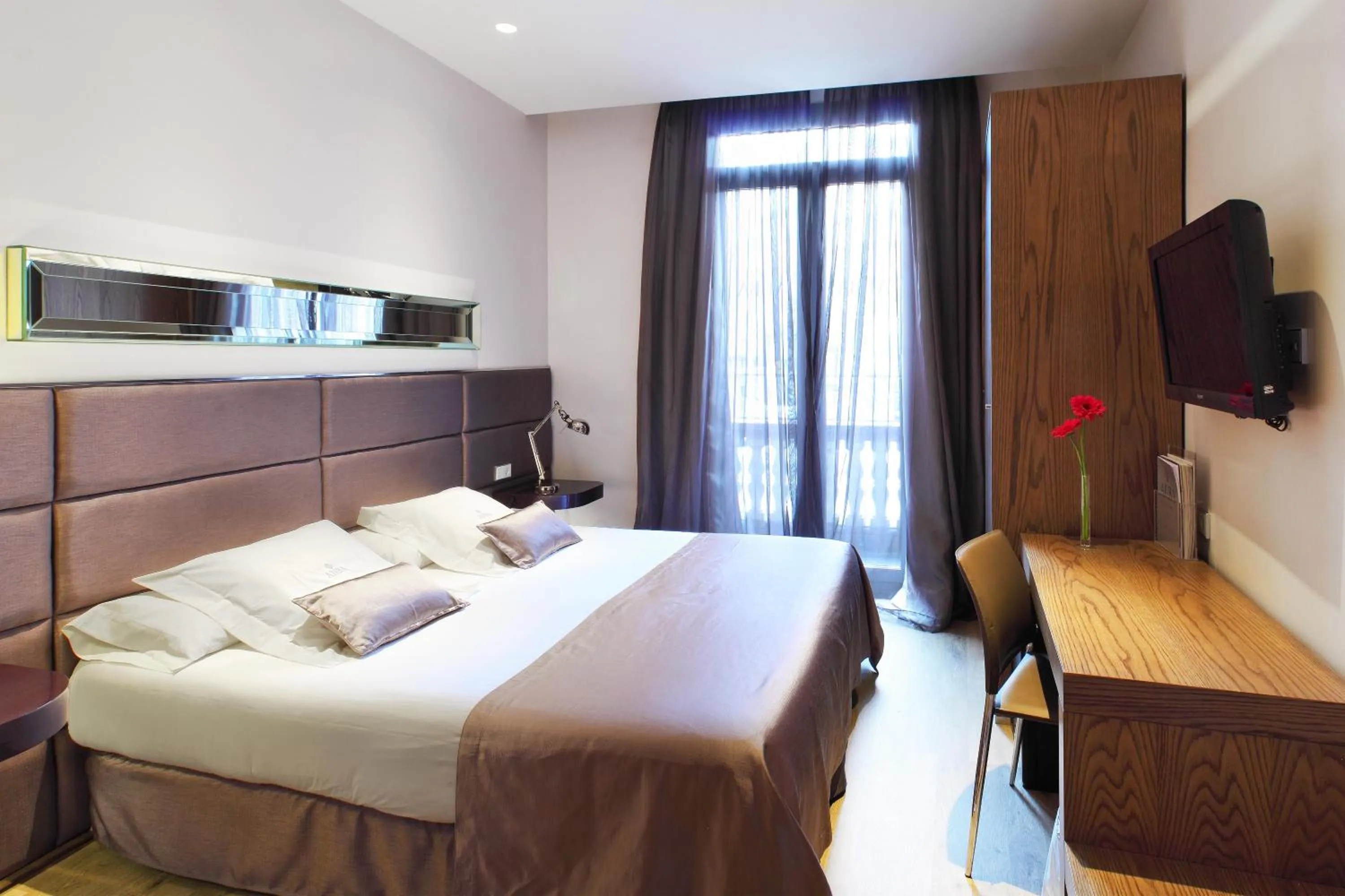 Day in Anba Boutique