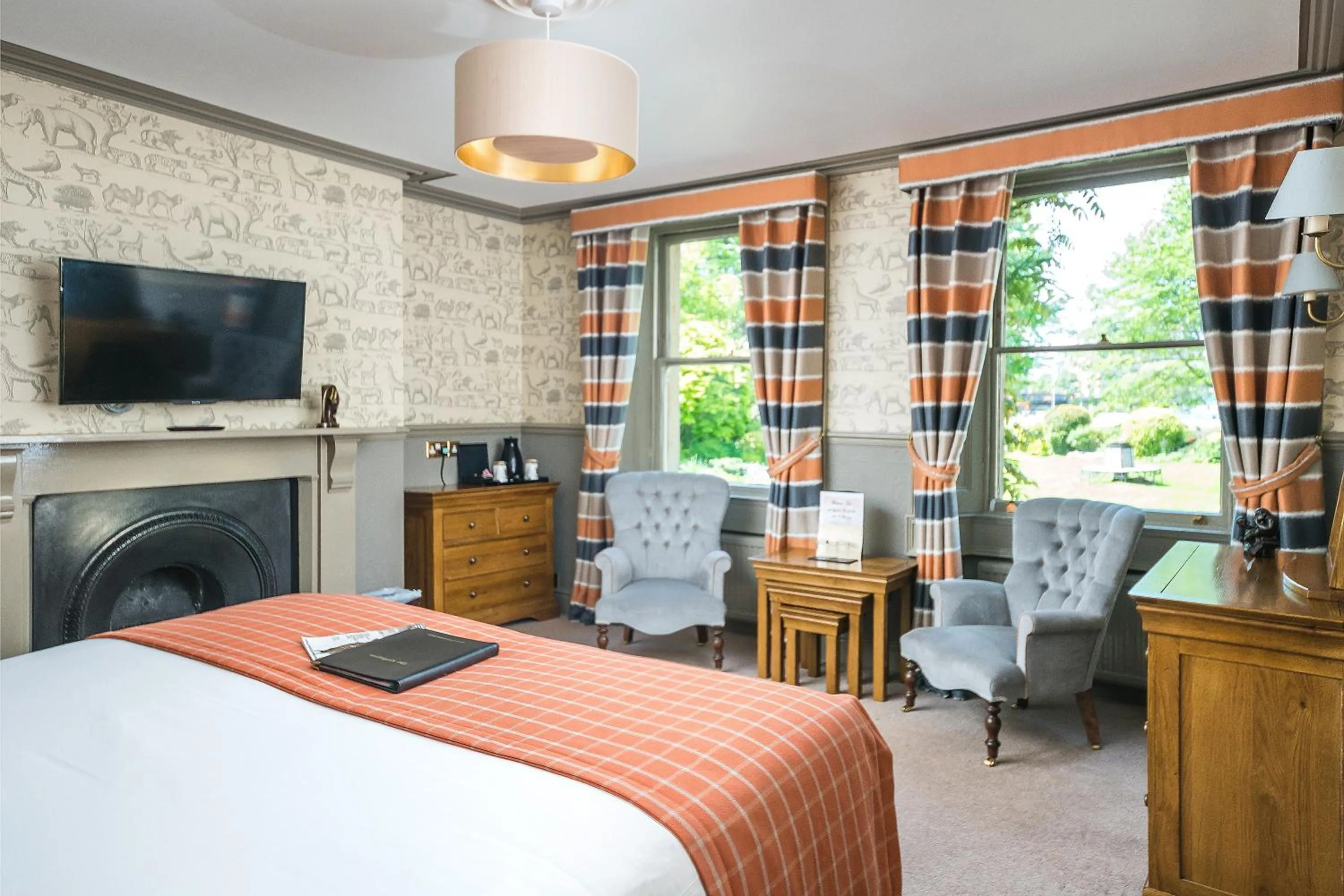 Photo of the whole room, Bed in The Ayrlington Guesthouse