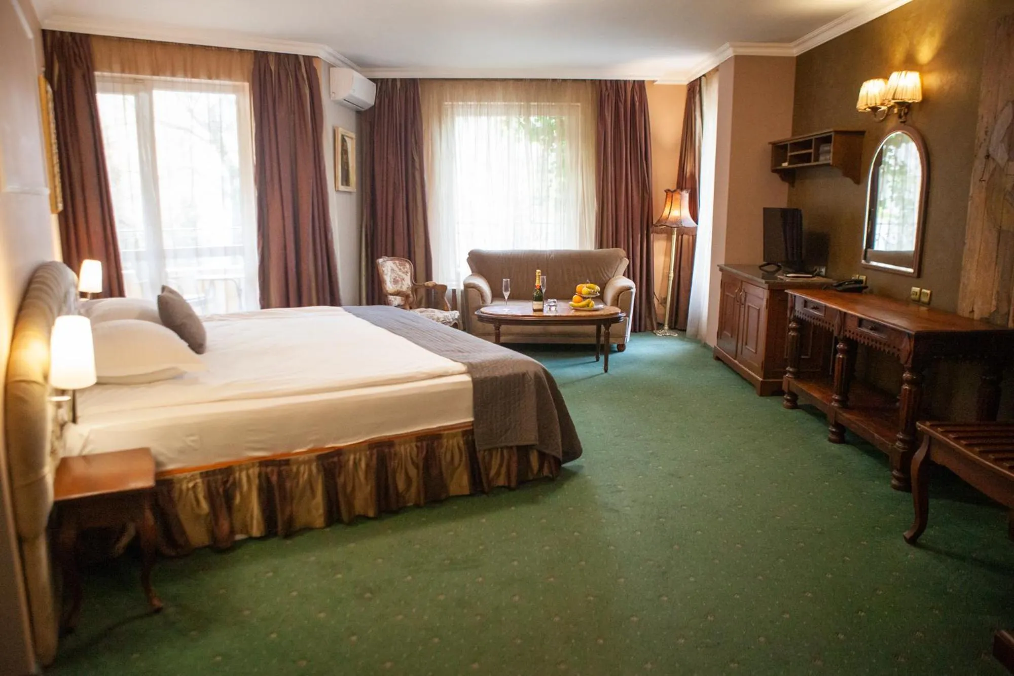 Bed in Meg-Lozenetz Hotel