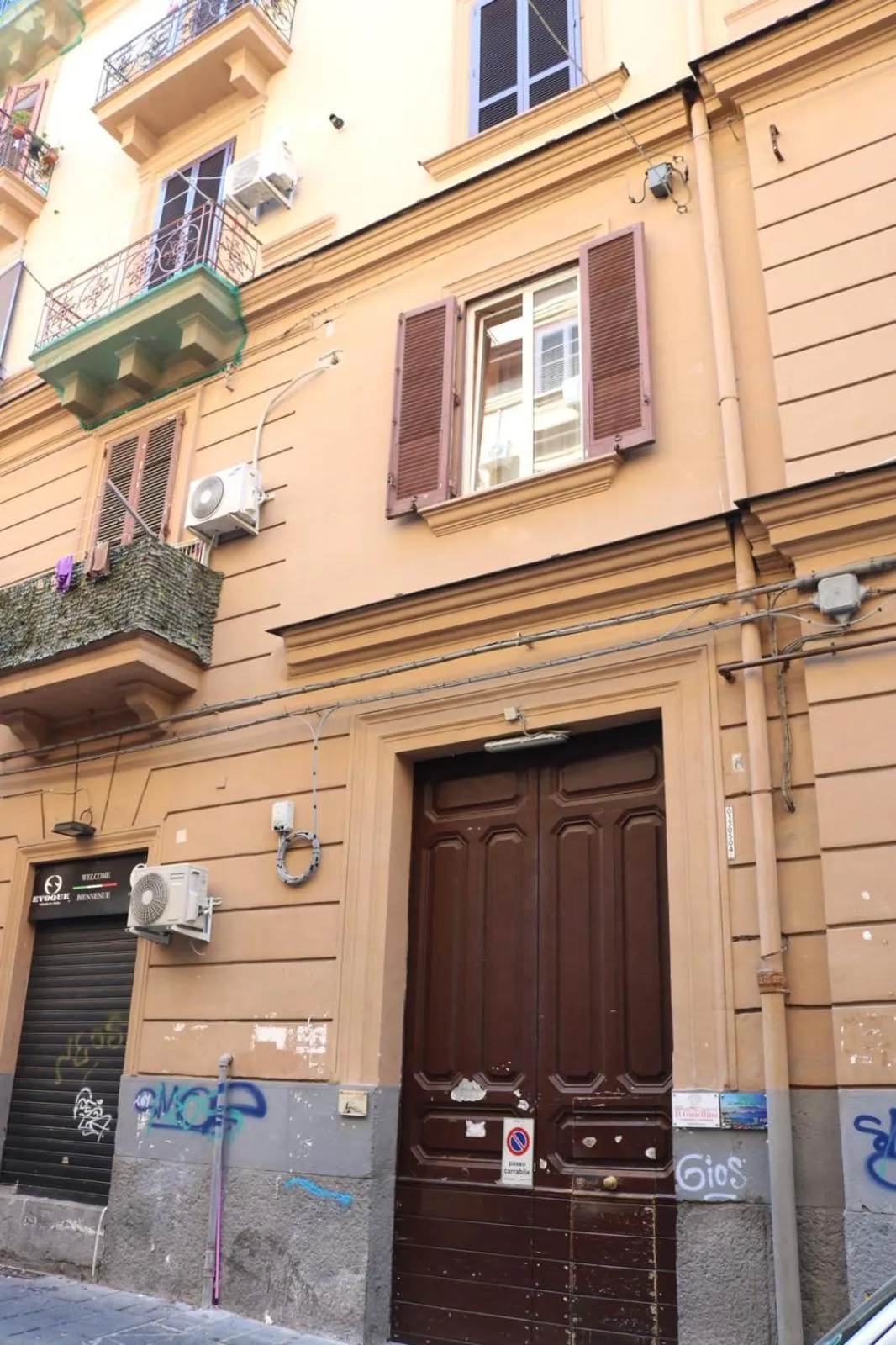 Property building in B&B Garibaldi Station