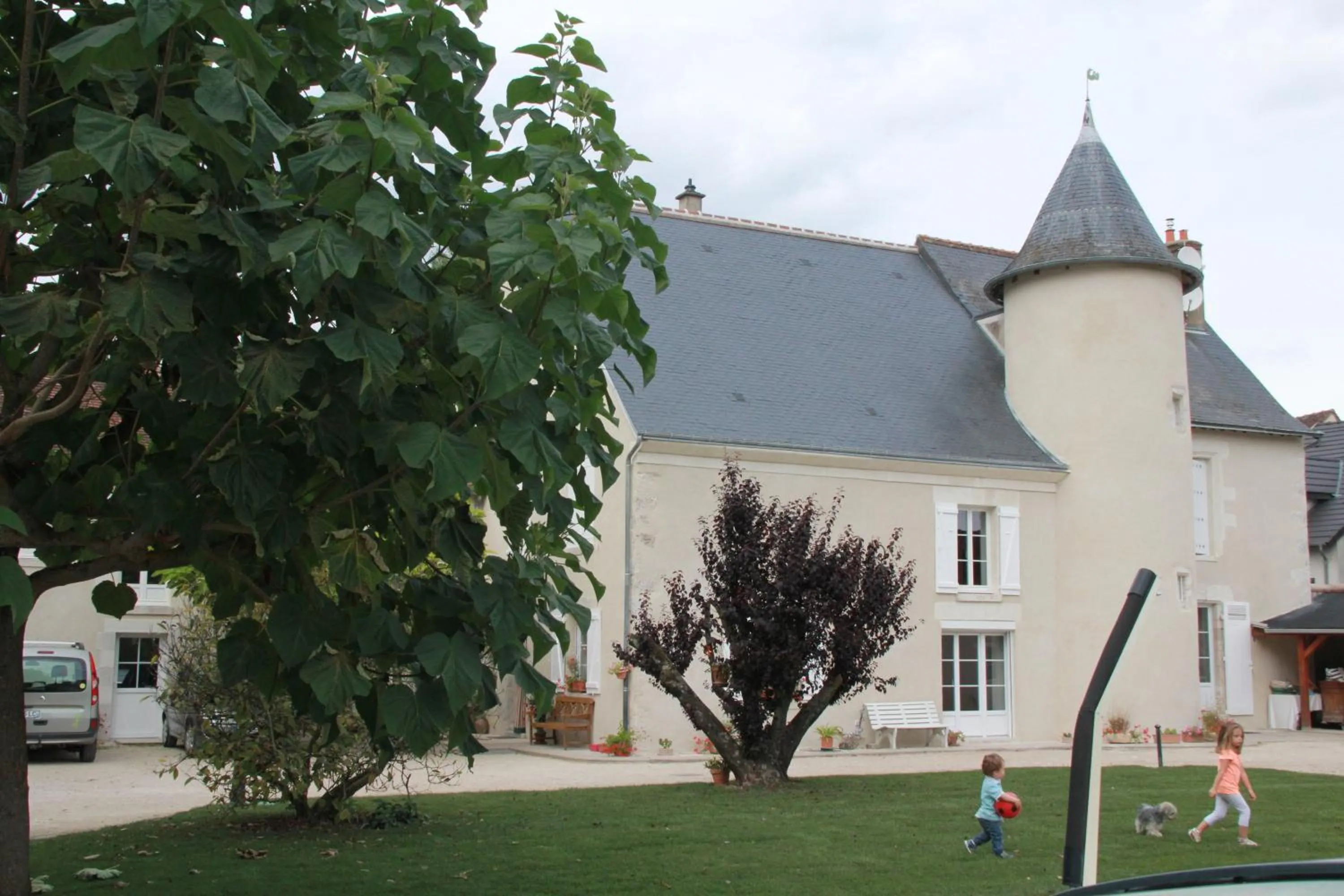 Property building in Manoir le Bout du Pont-Chambres d'Hôtes