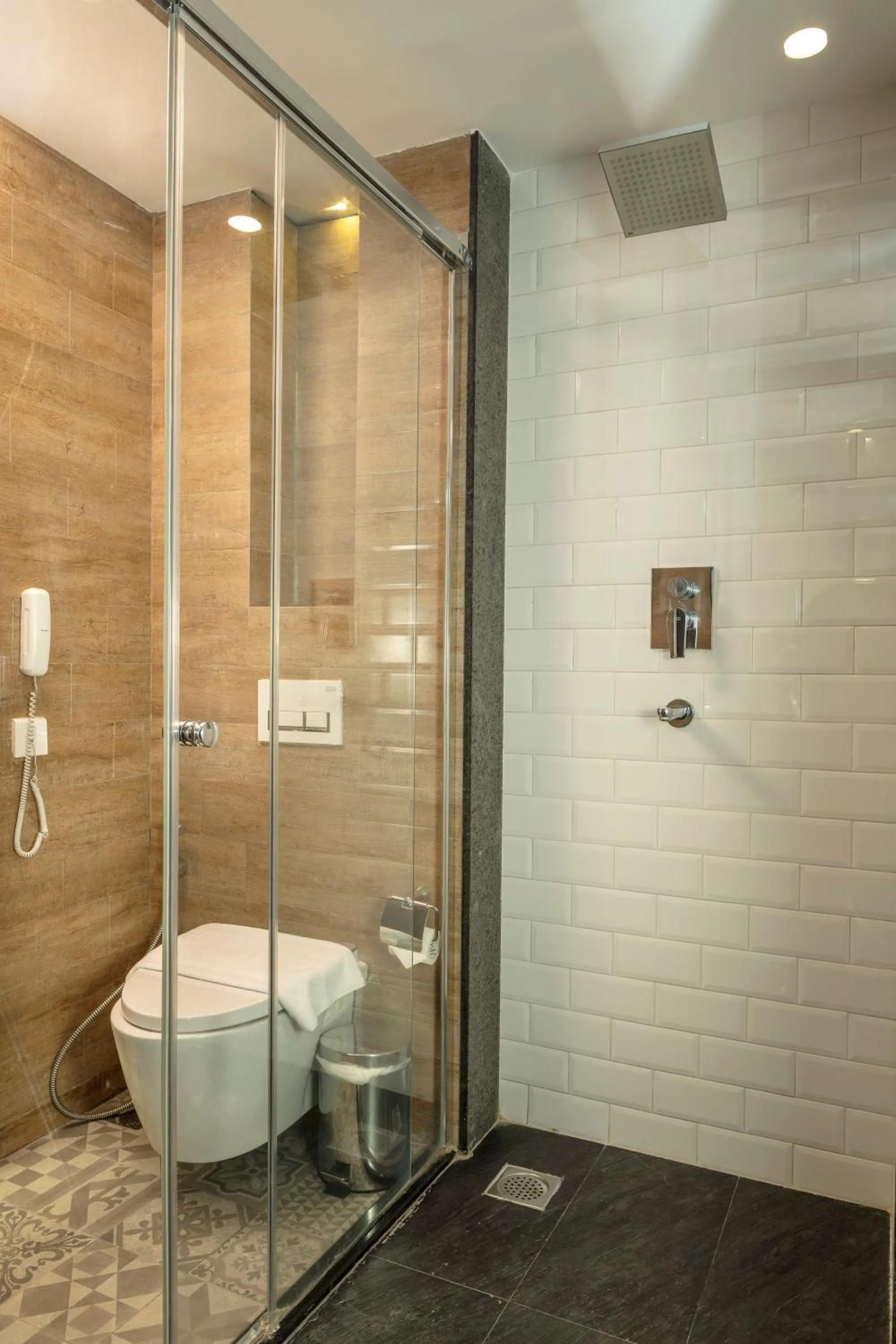 Shower in Nepali Ghar Hotel