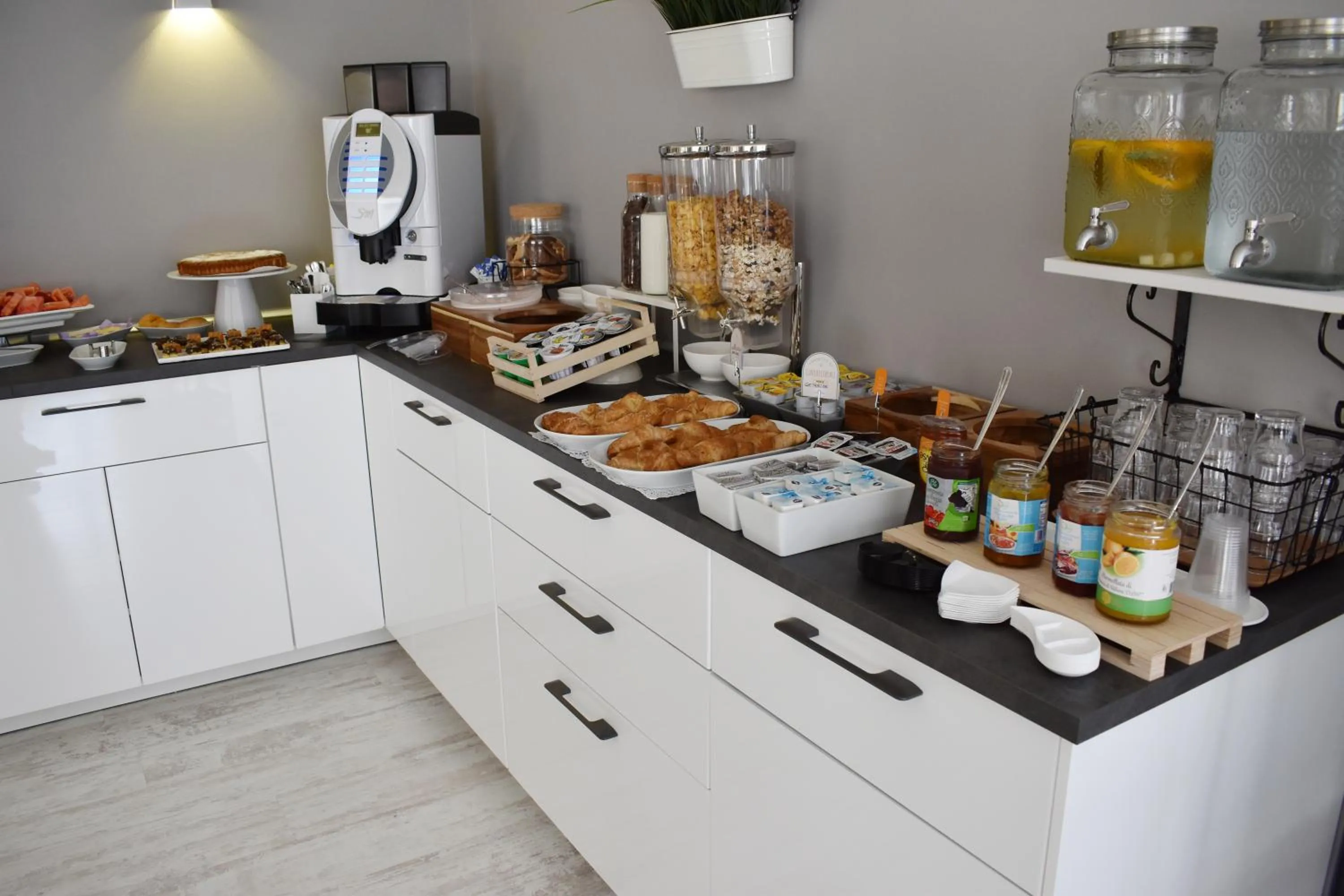 Food and drinks in Hotel My Fair