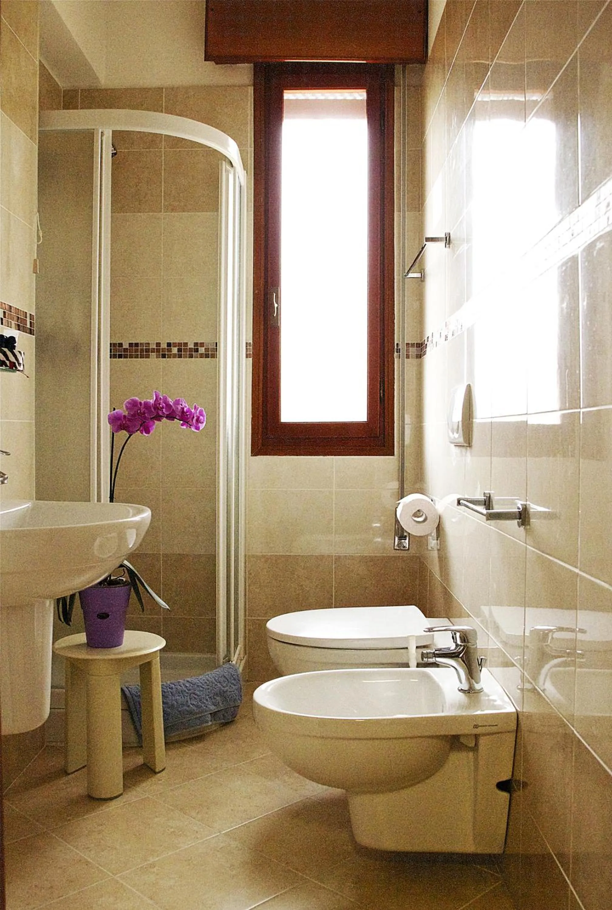 Shower in Hotel My Fair