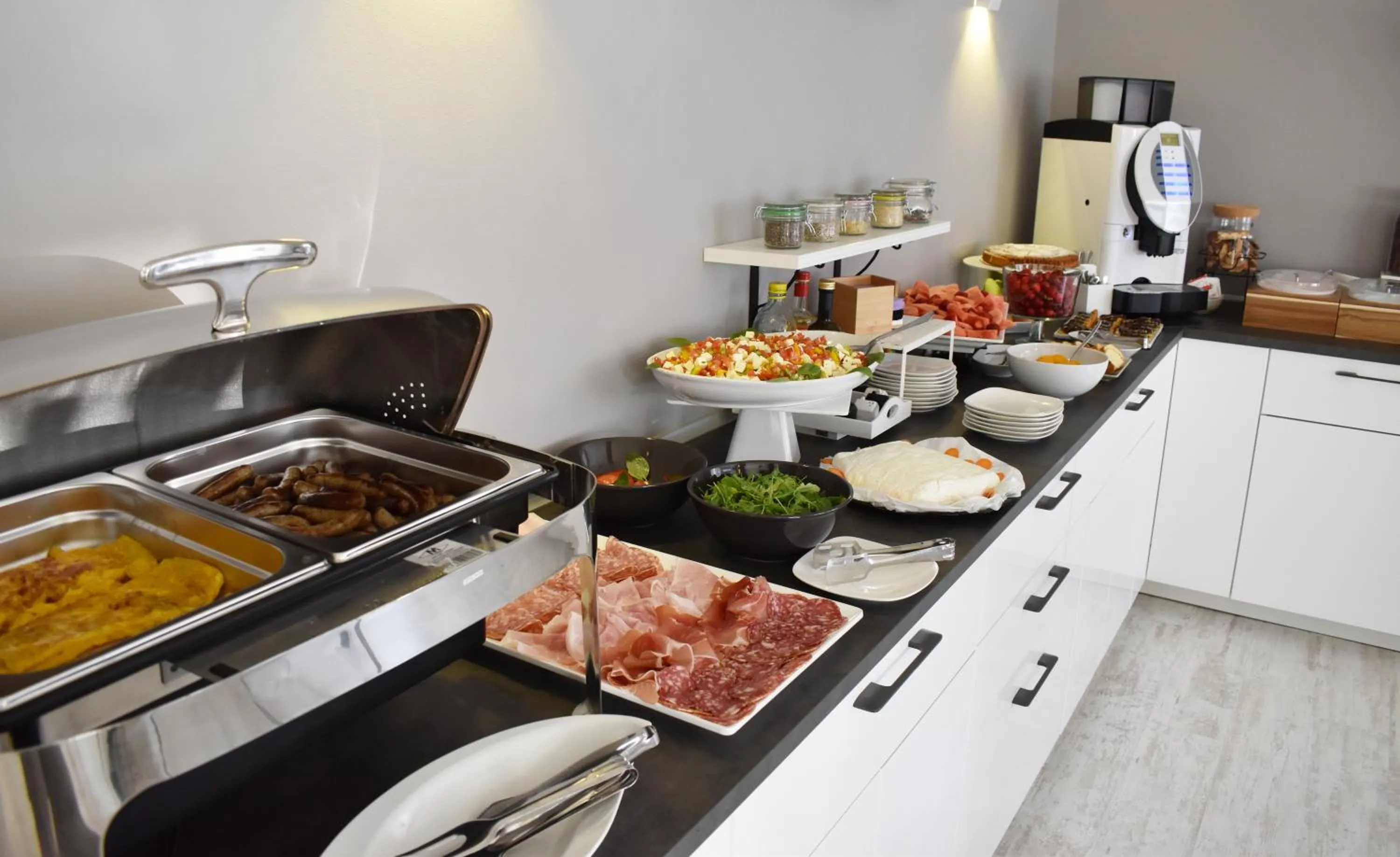 Food and drinks in Hotel My Fair