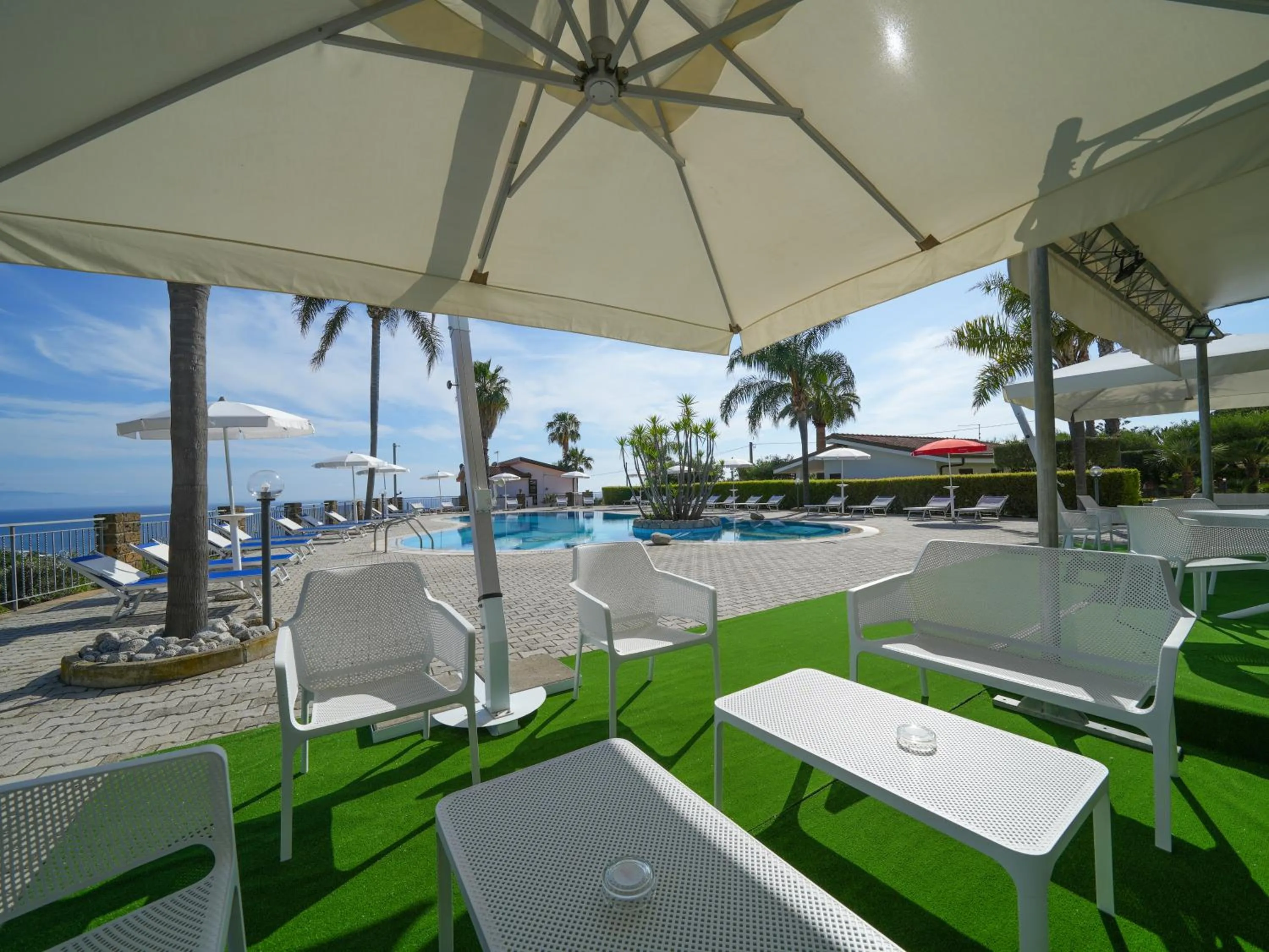 Day in Rosy Hotel Residence