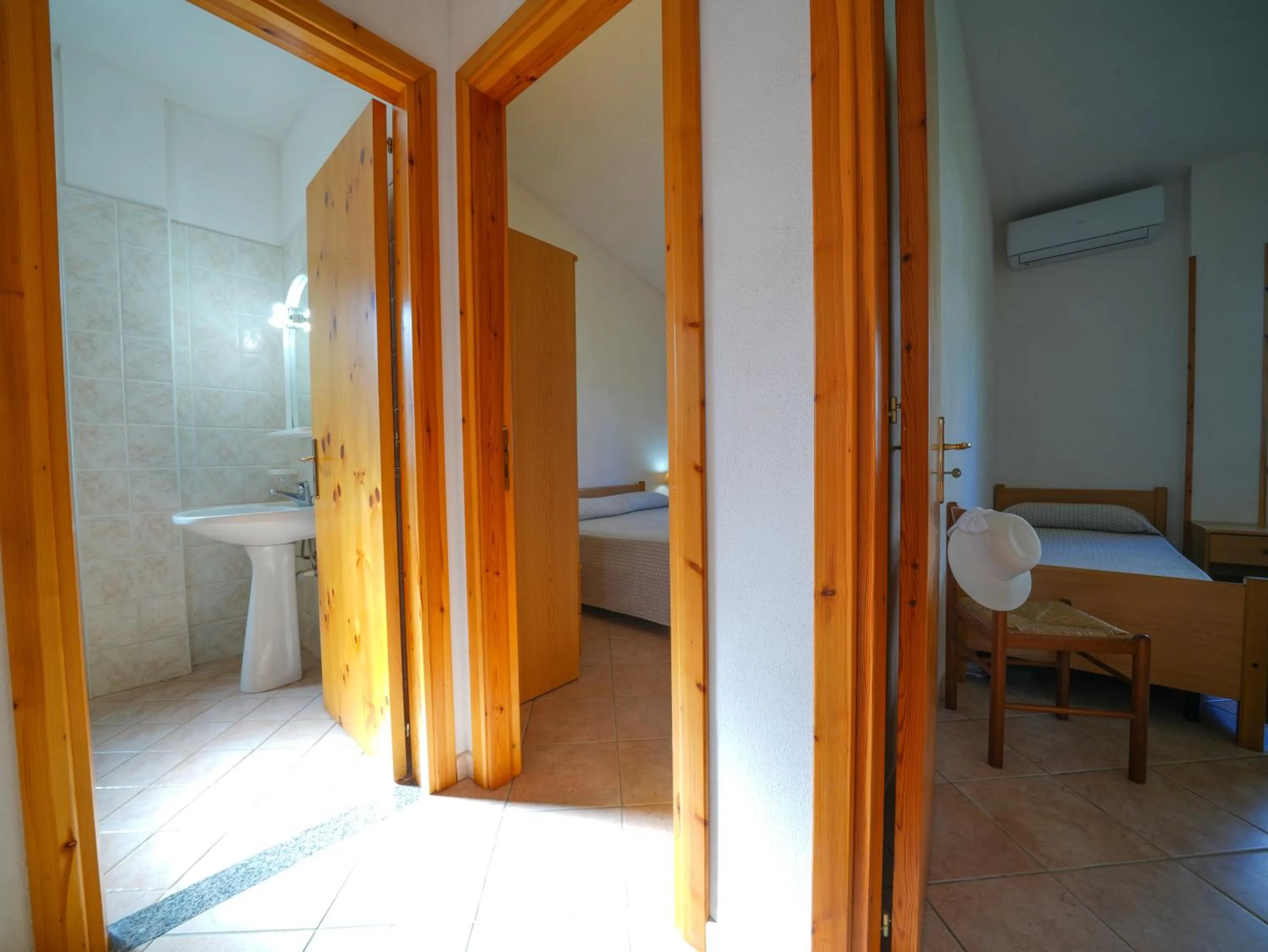 Photo of the whole room, Bed in Rosy Hotel Residence