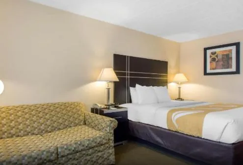 Bedroom, Bed in Quality Inn Ledgewood - Dover