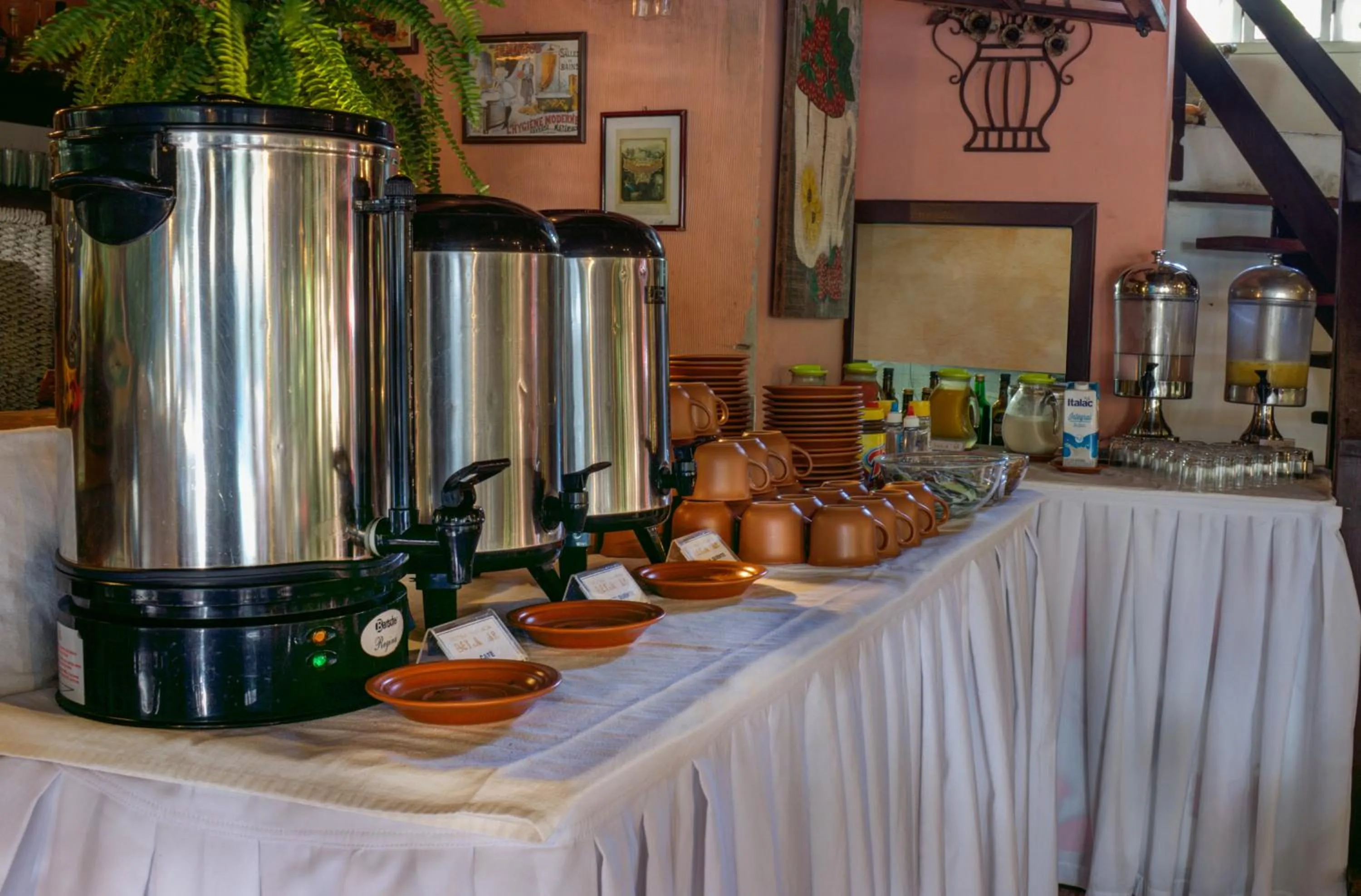 Buffet breakfast in Beijamar Praia Hotel