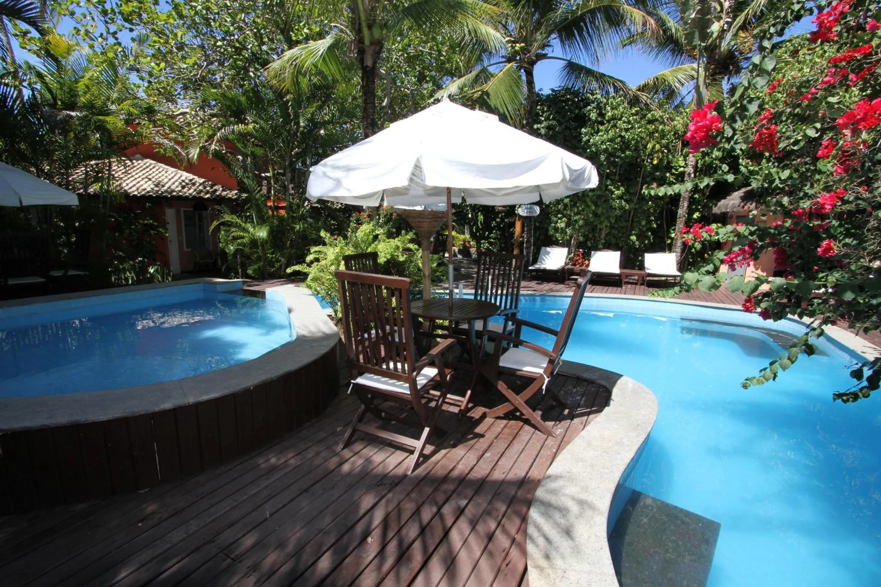Swimming pool in Beijamar Praia Hotel