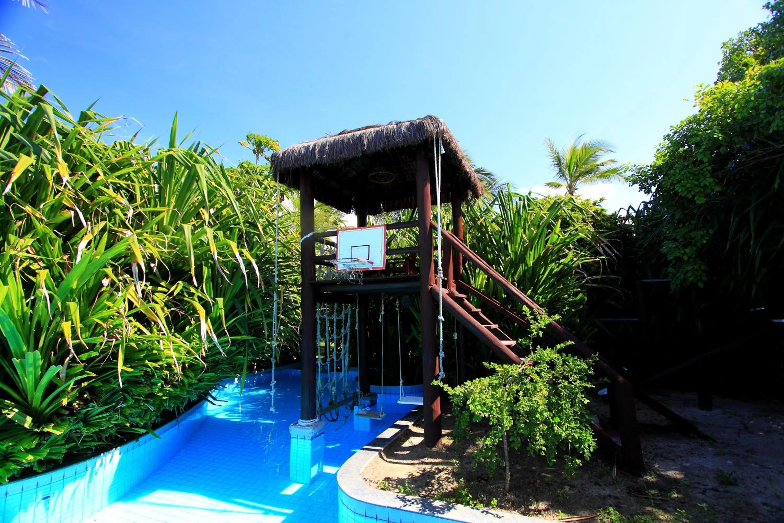 Swimming pool in Beijamar Praia Hotel