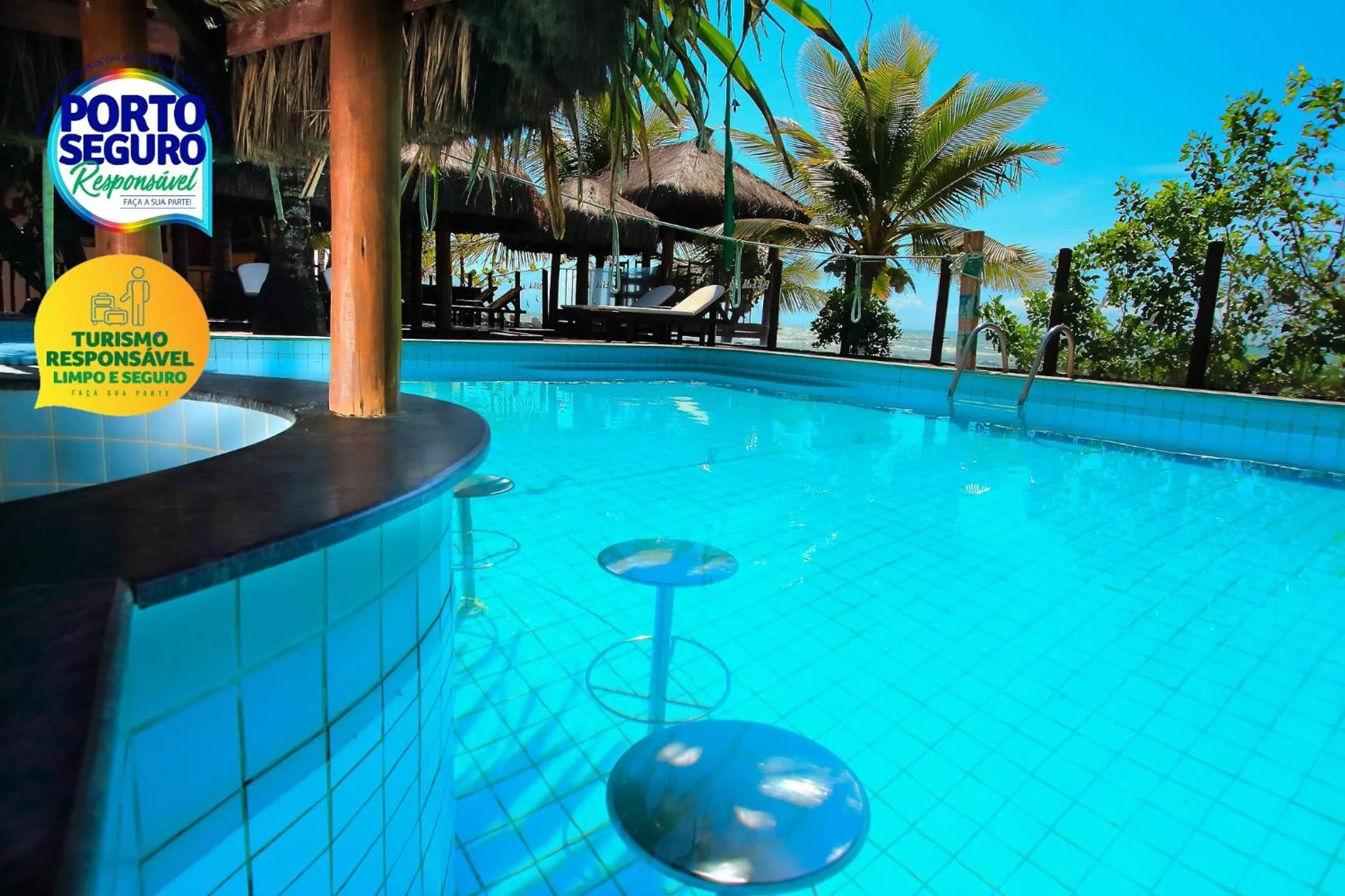 Swimming pool in Beijamar Praia Hotel