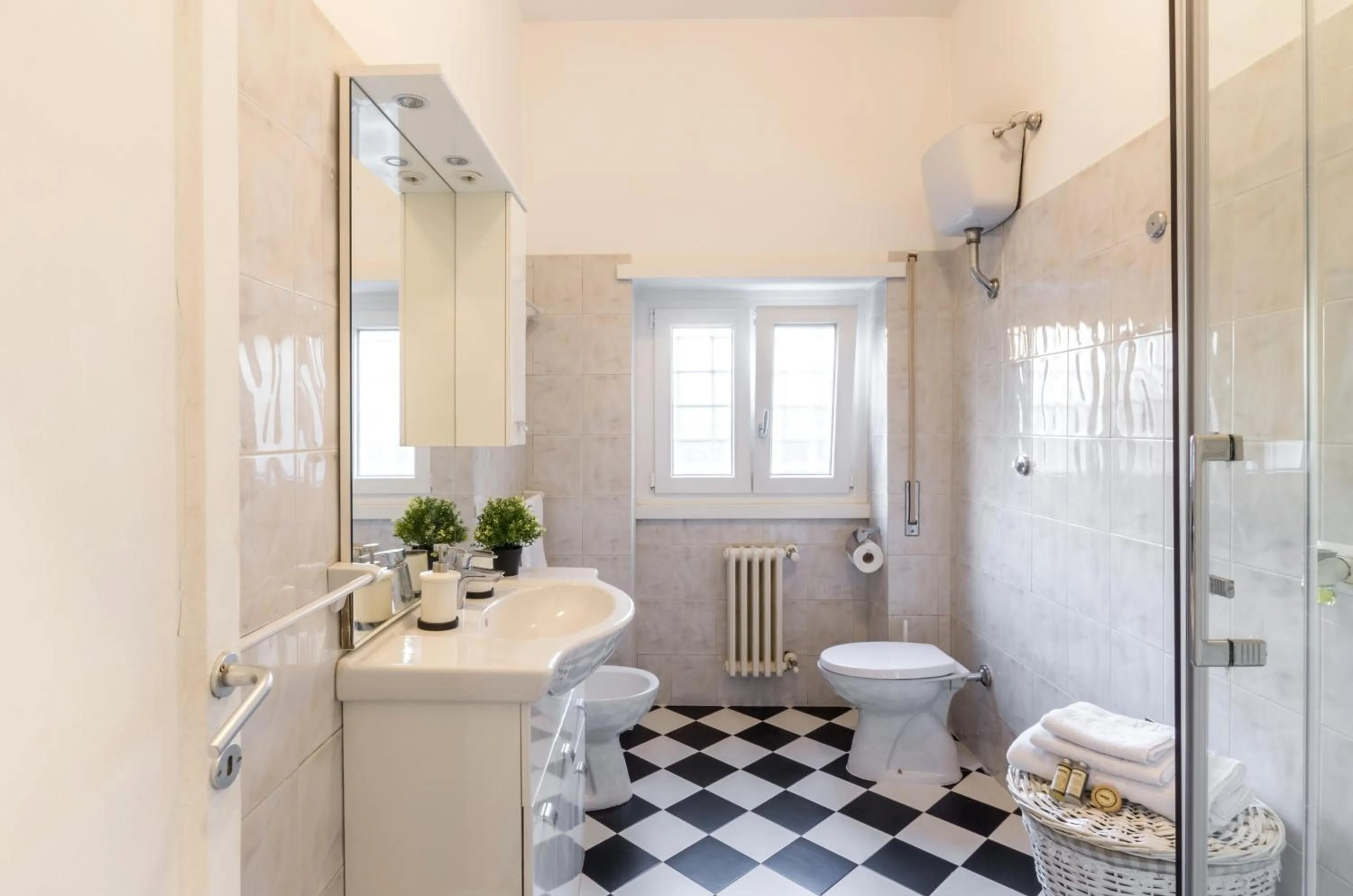 Bathroom in Liberty Trastevere B&B