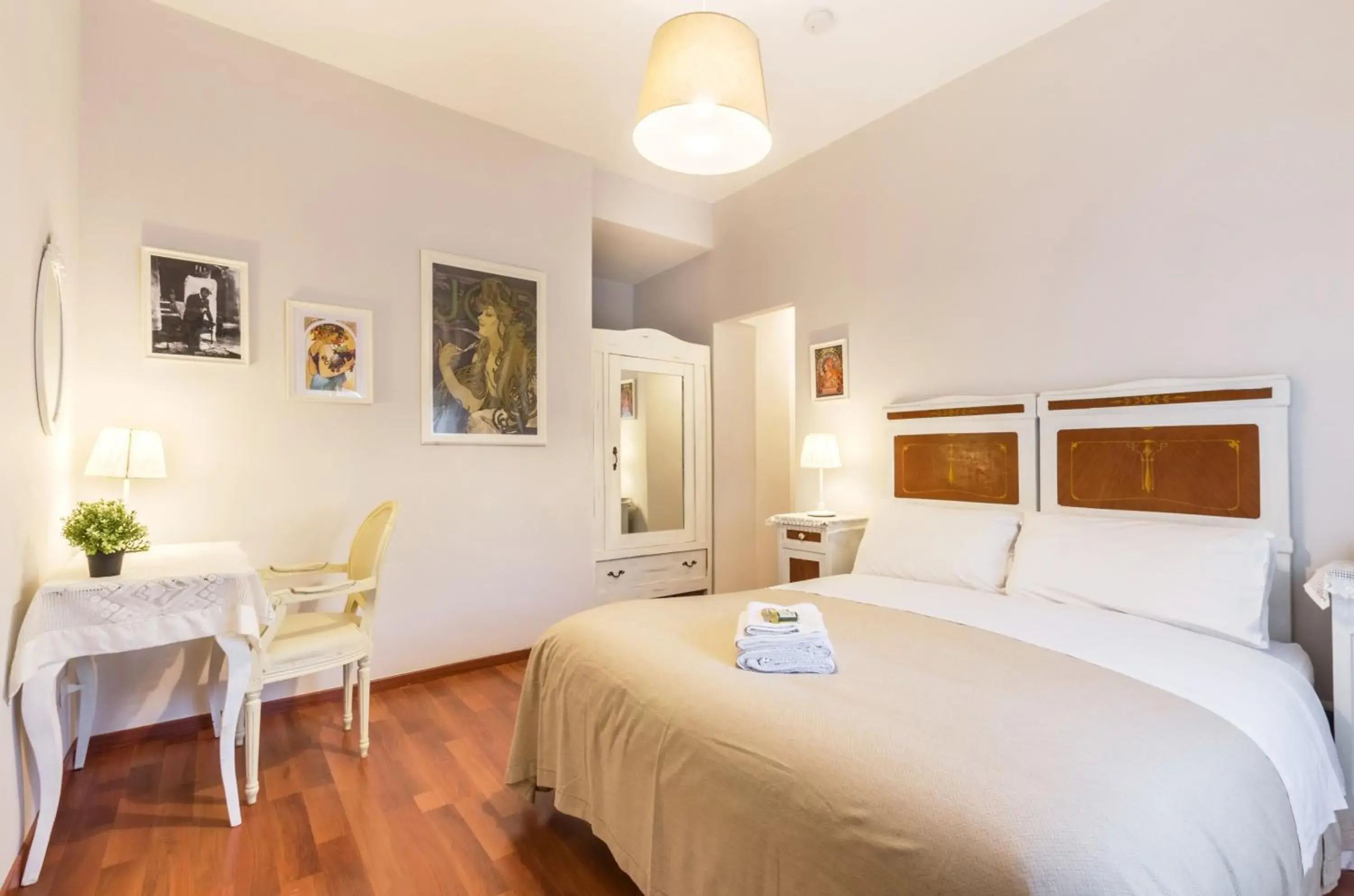 Economy Double Room in Liberty Trastevere B&B Economy Double Room in Liberty Trastevere B&B