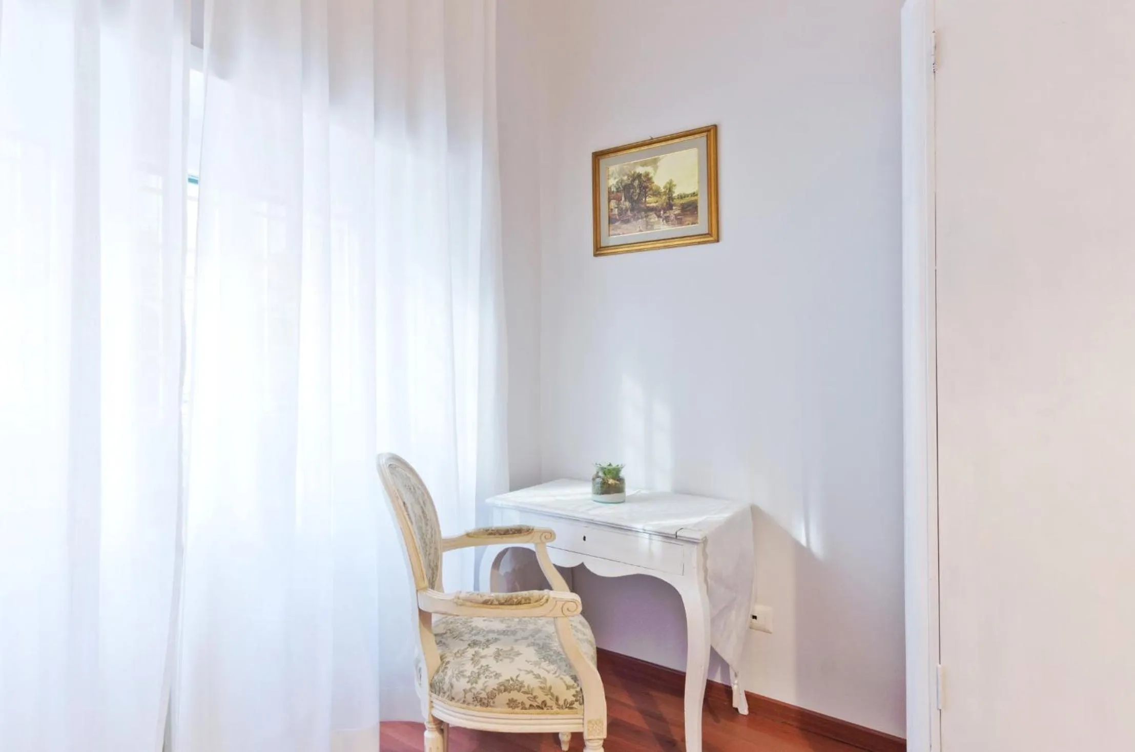 Decorative detail in Liberty Trastevere B&B