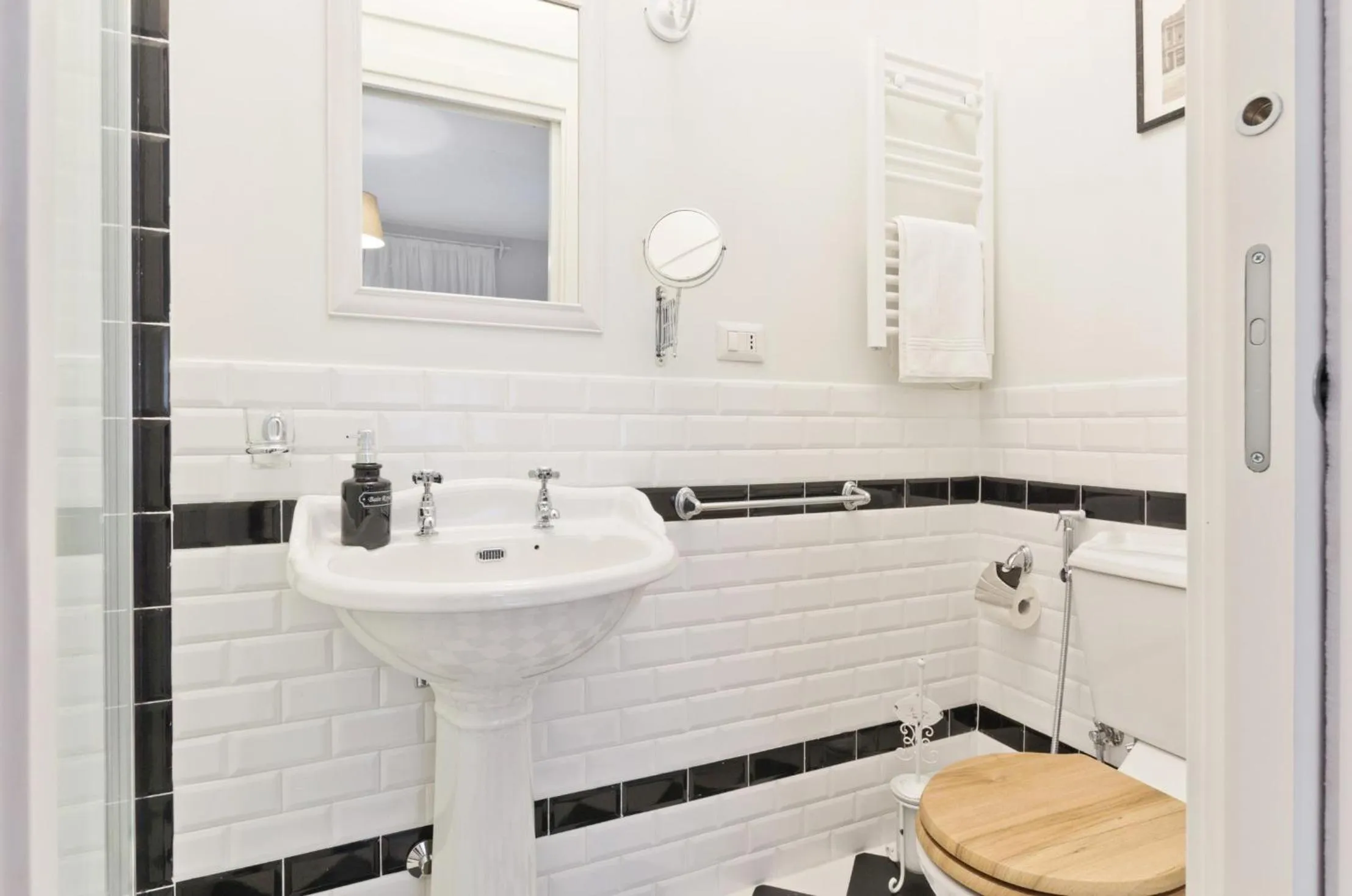 Bathroom in Liberty Trastevere B&B